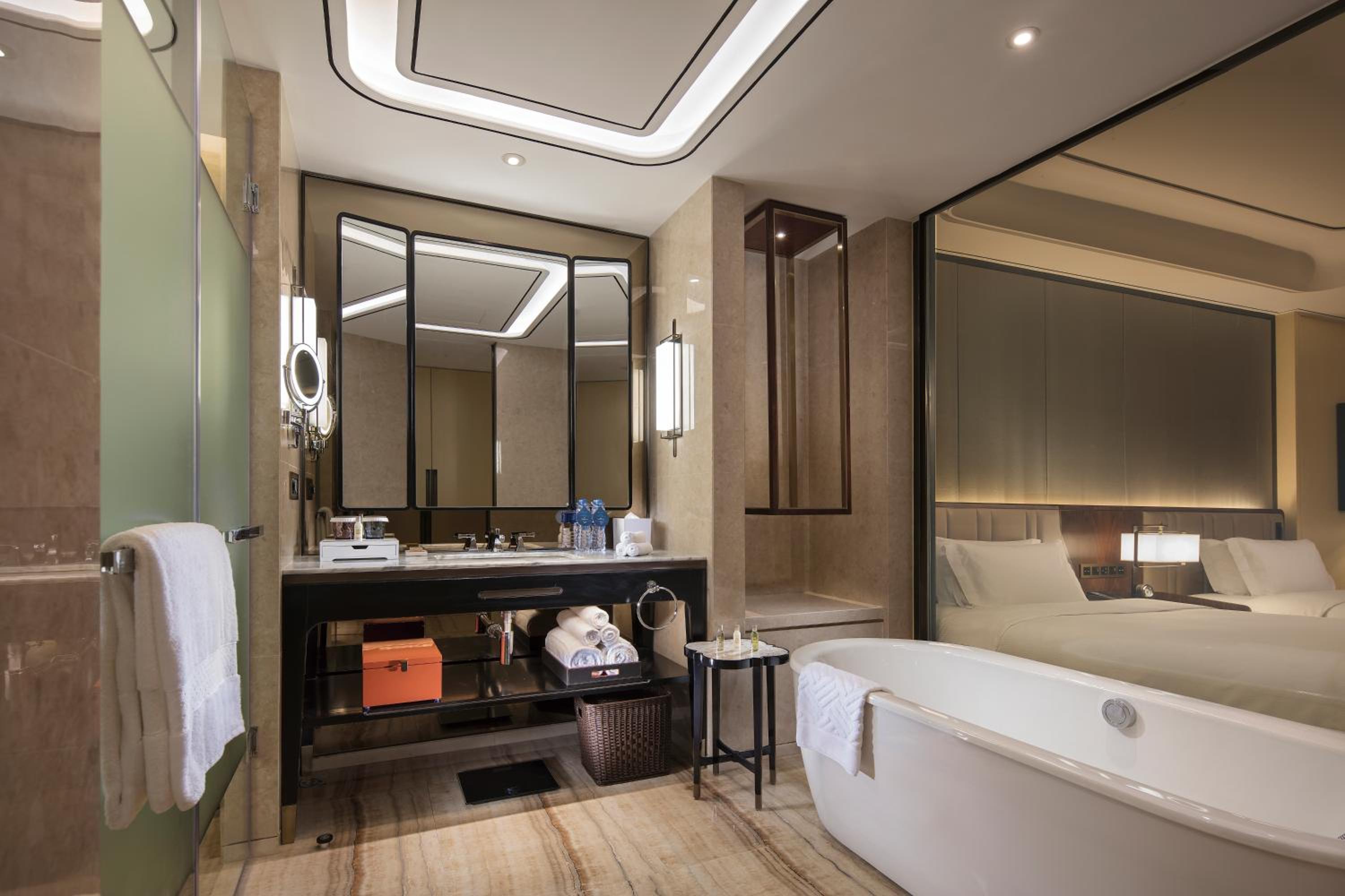Twin Deluxe Hilton Room photo 2