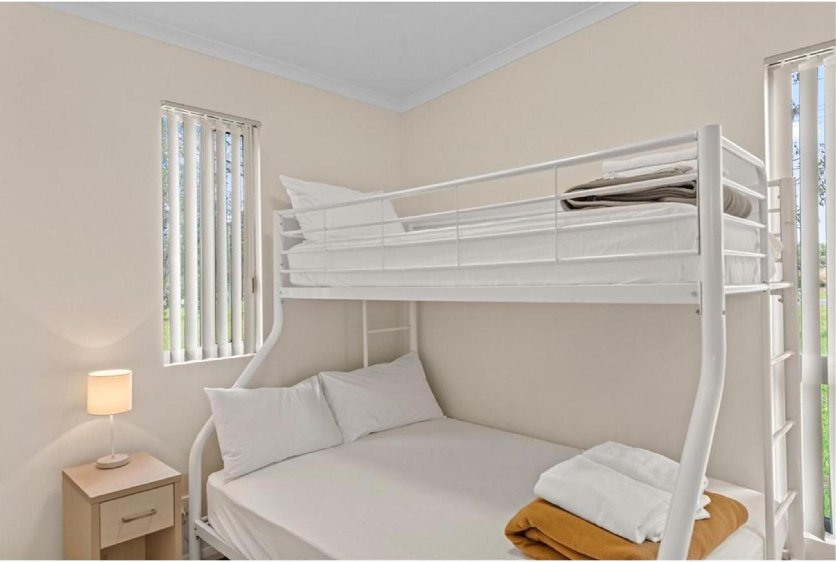 Superior Two-Bedroom Cabin - Pet Friendly - Photo 3