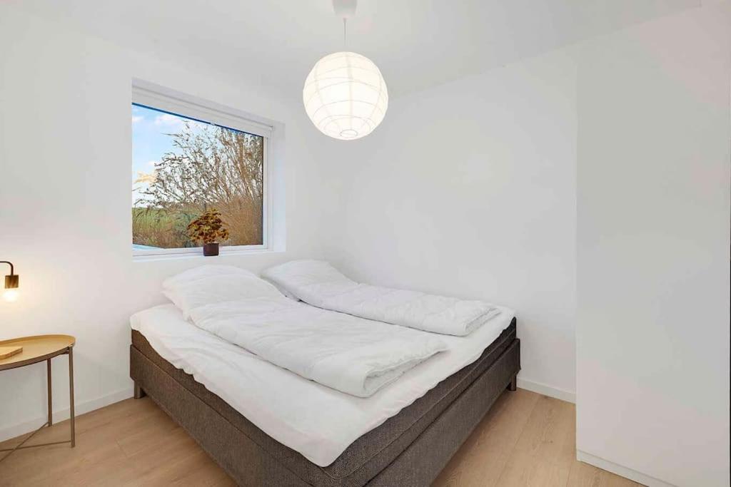 Four-Bedroom House photo 2