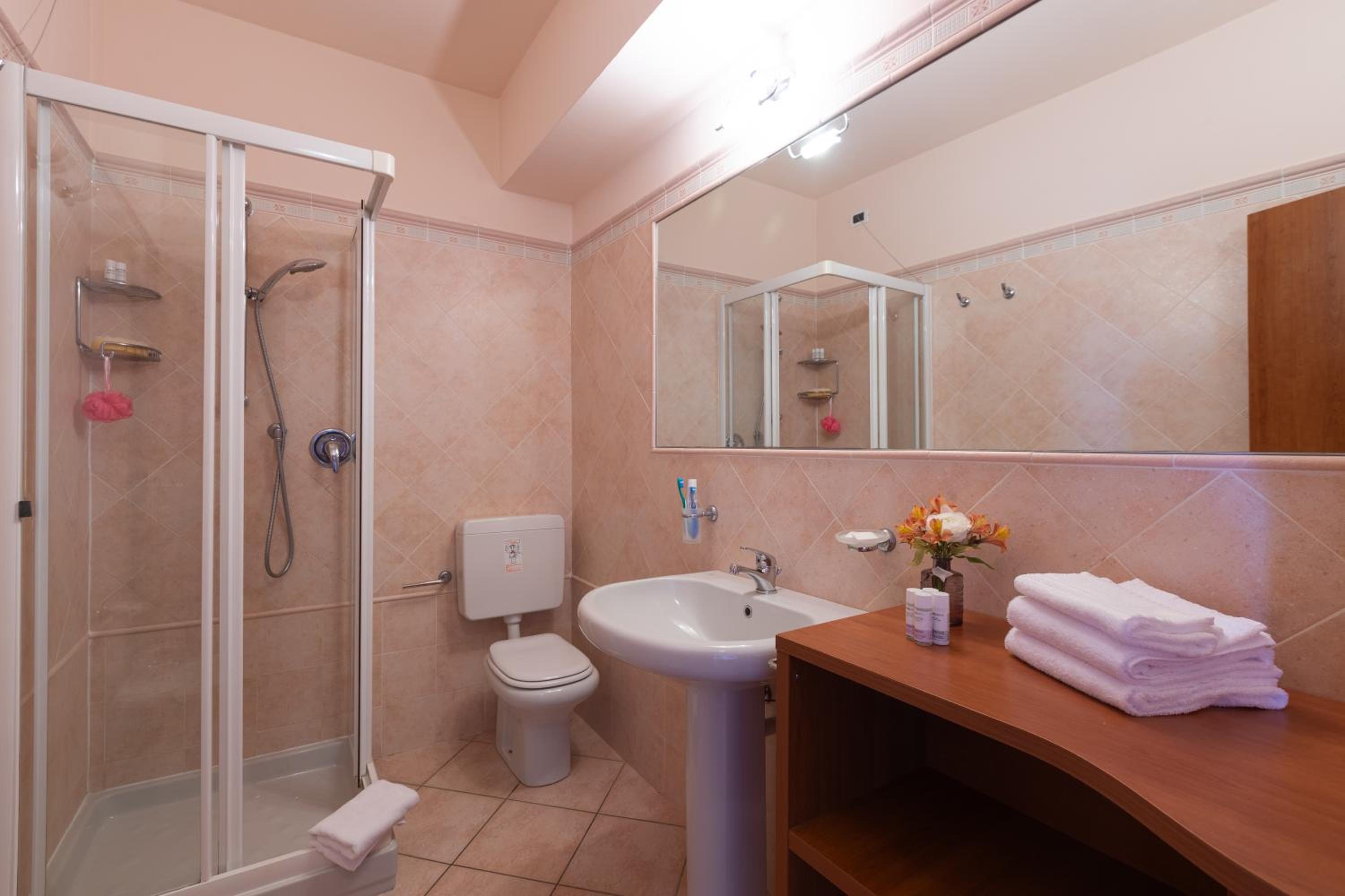 Classic Double Room - Photo 2