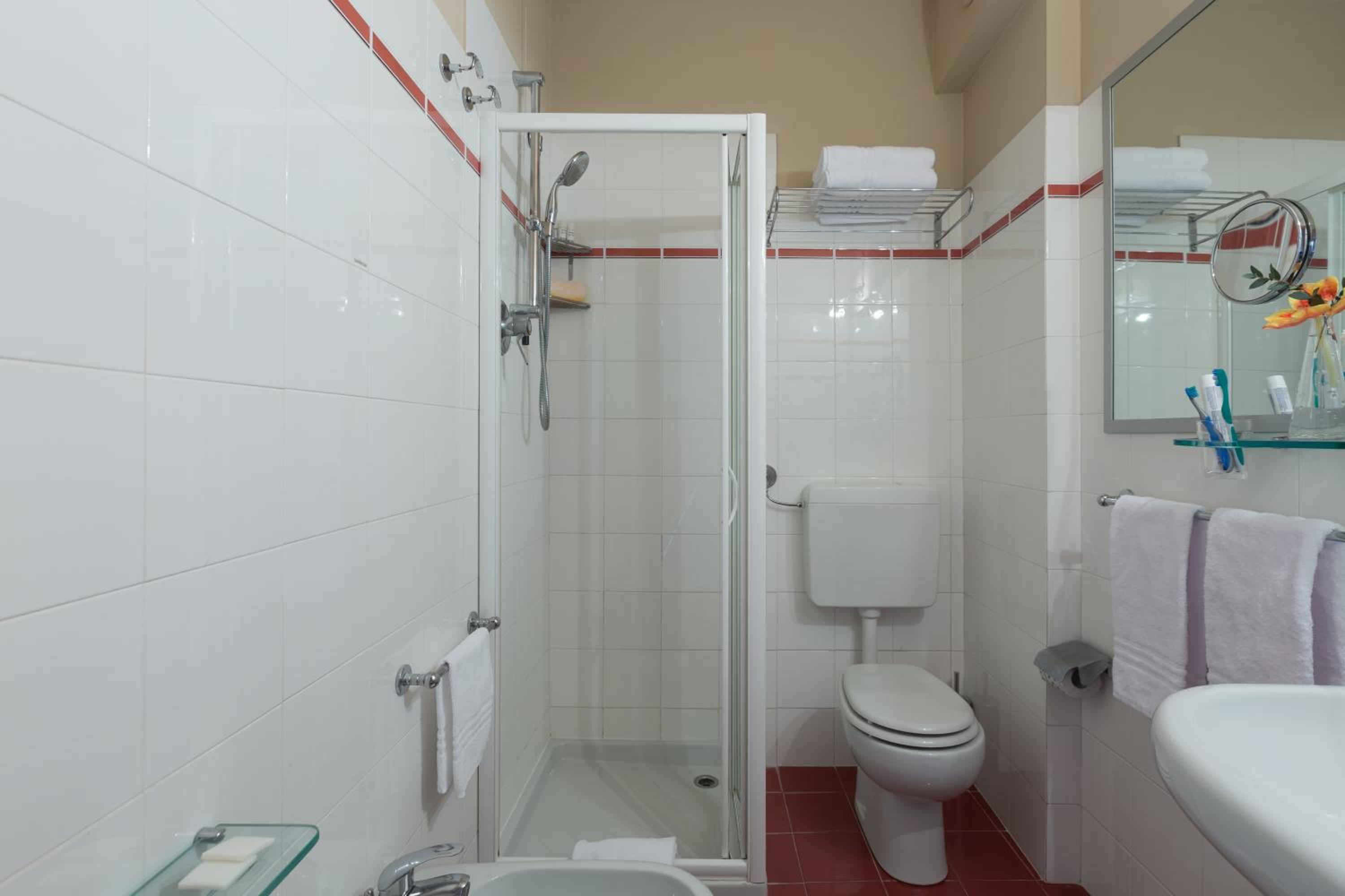 Double Room - Photo 9