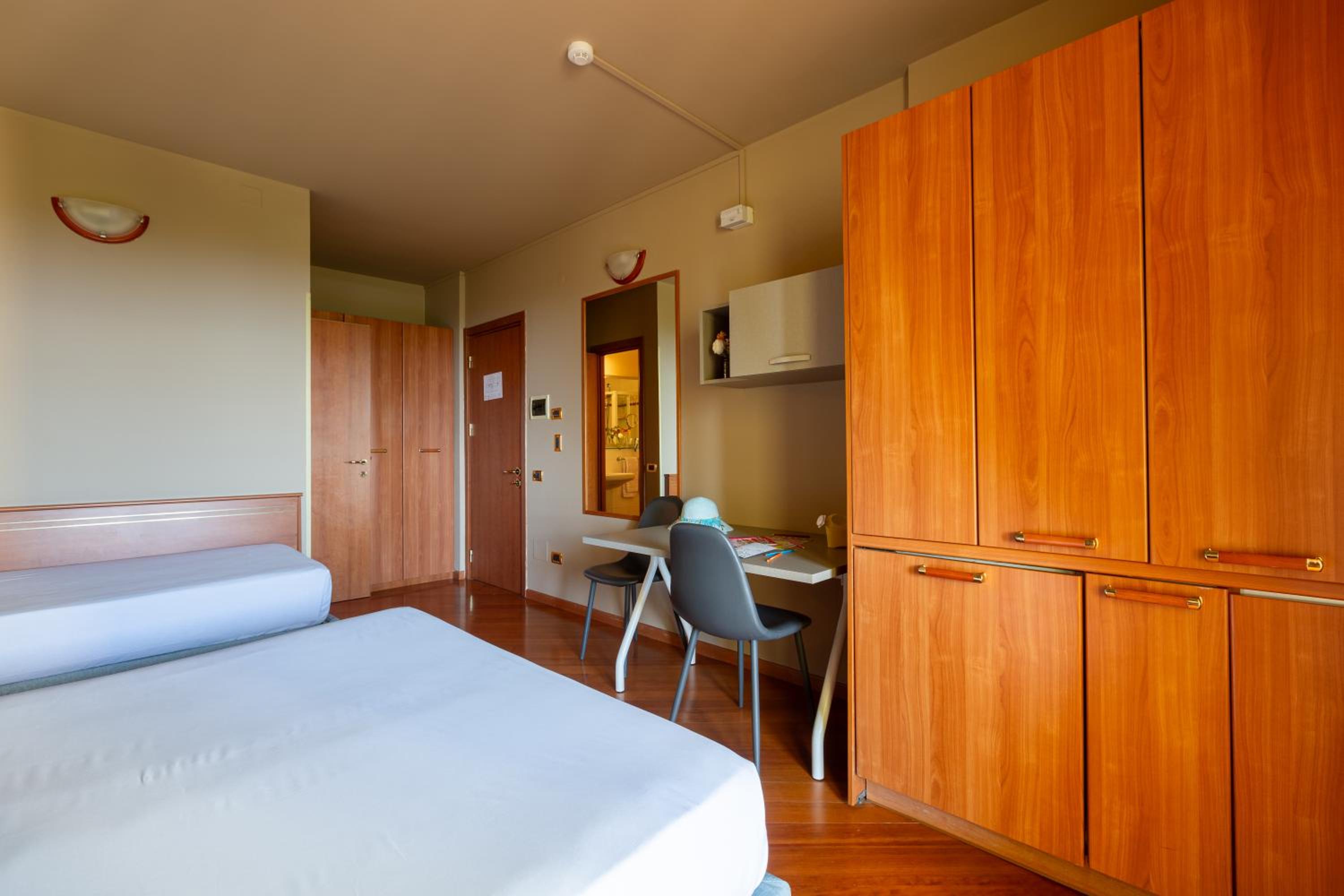Double Room - Photo 6