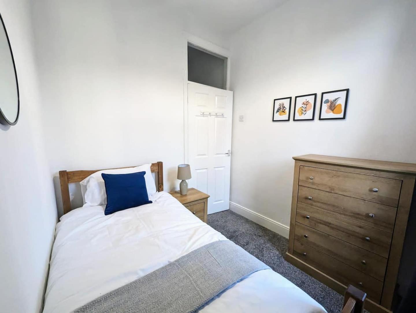 Apartment photo 3