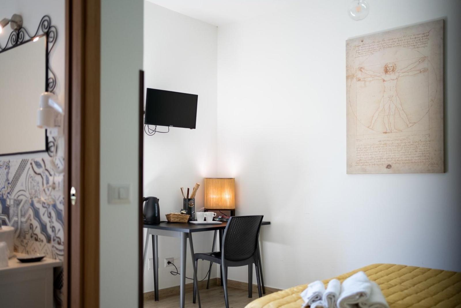Double Room - Photo 7