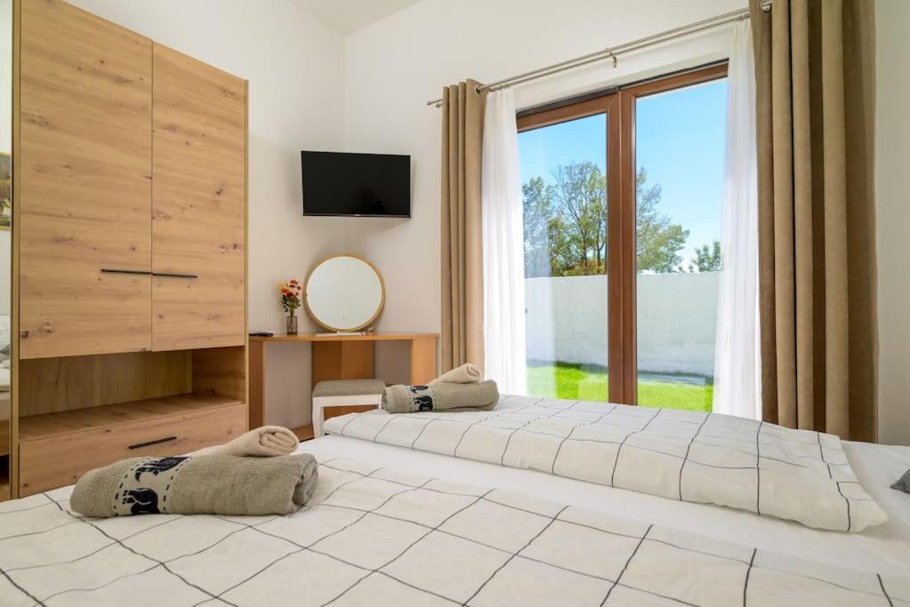 Three-Bedroom Villa photo 1