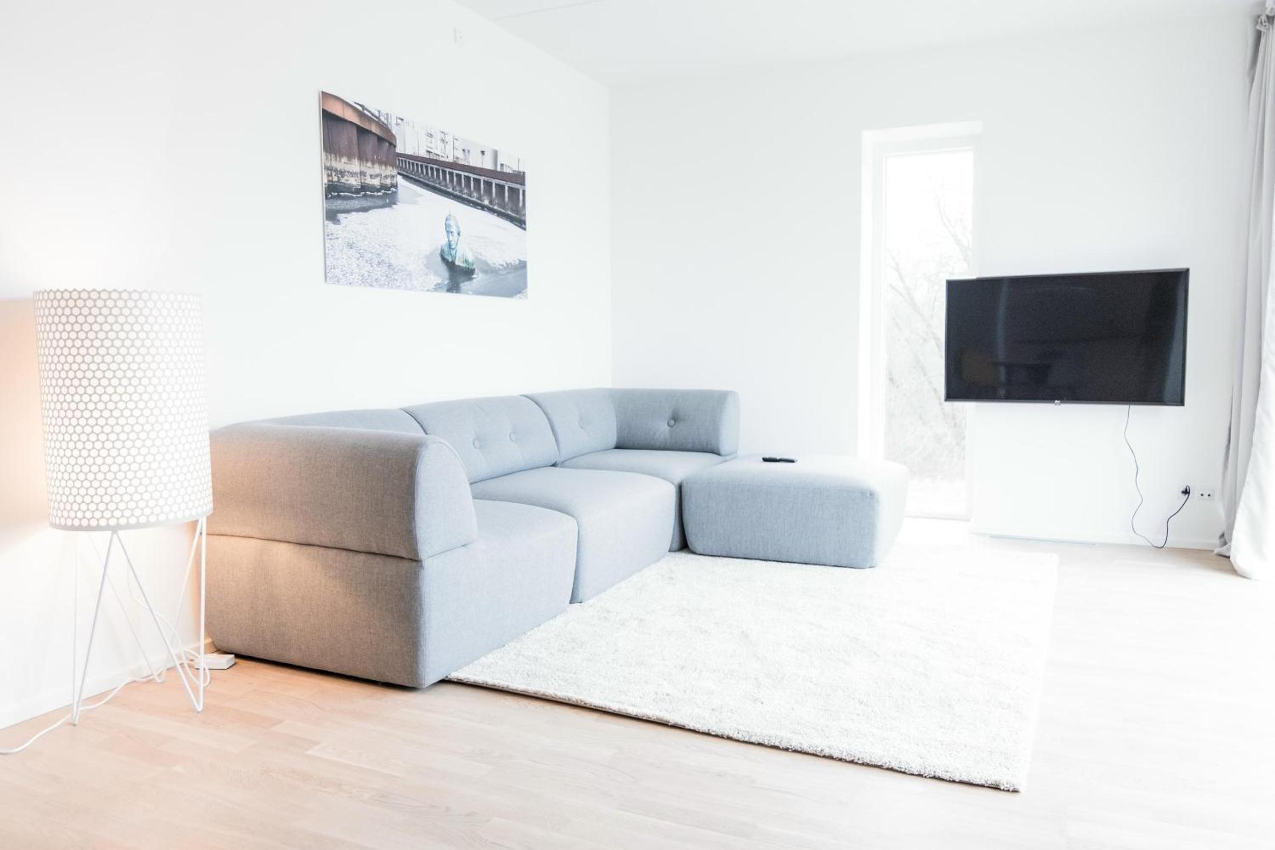 One-Bedroom Apartment photo 1
