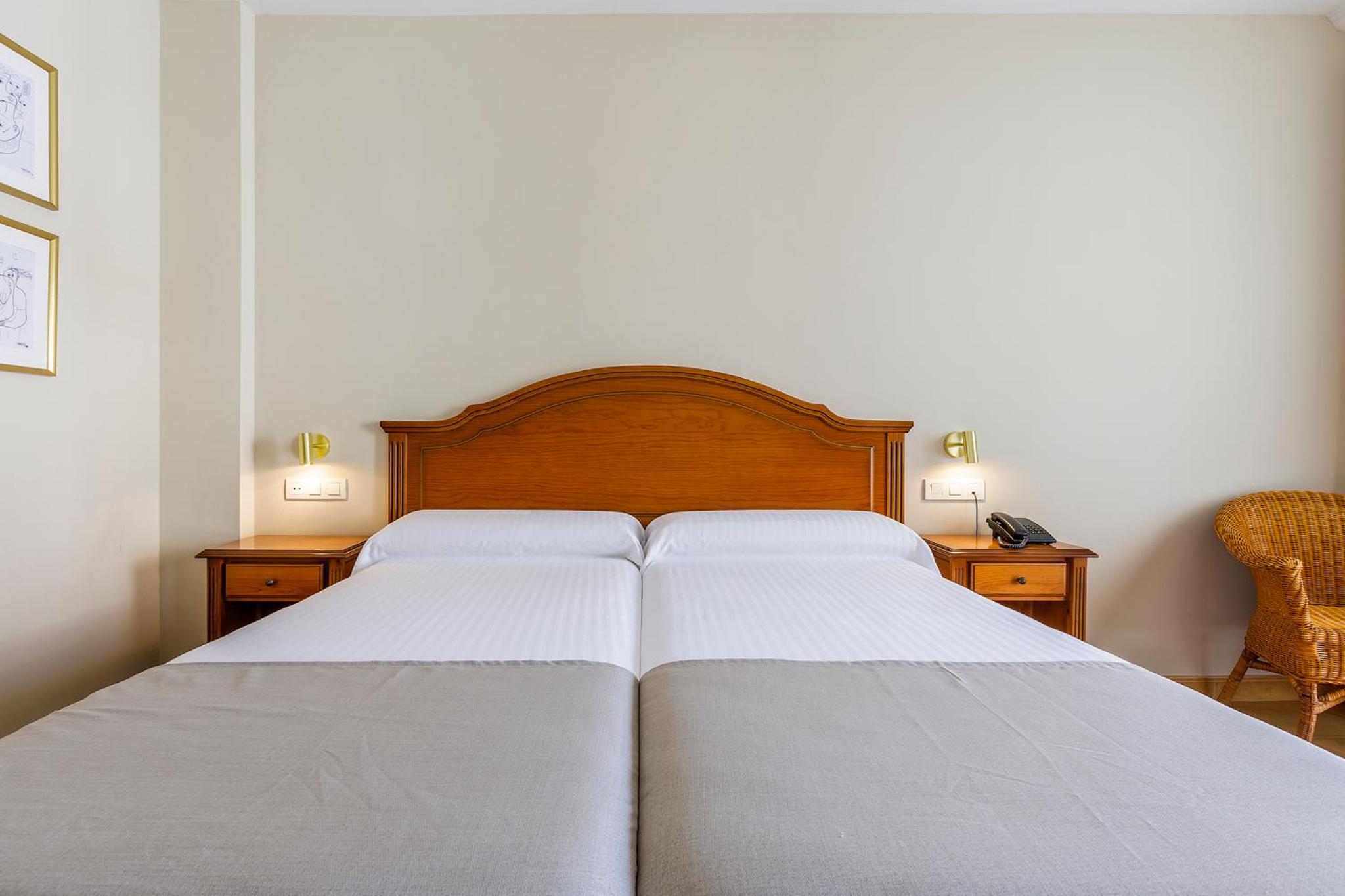 Double Room with Terrace - Photo 3