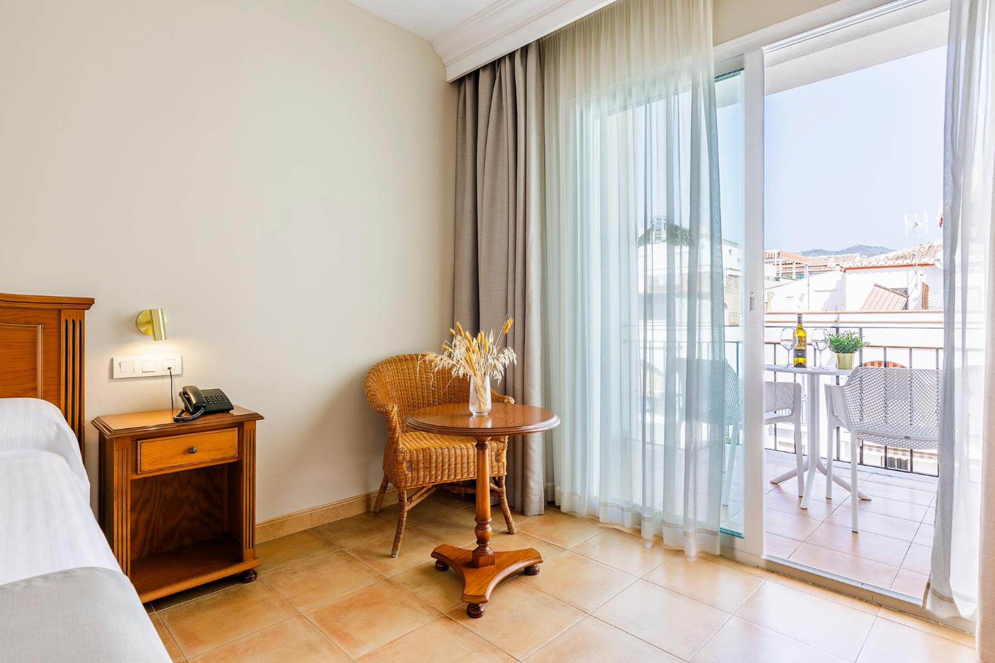 Double Room with Terrace - Photo 7