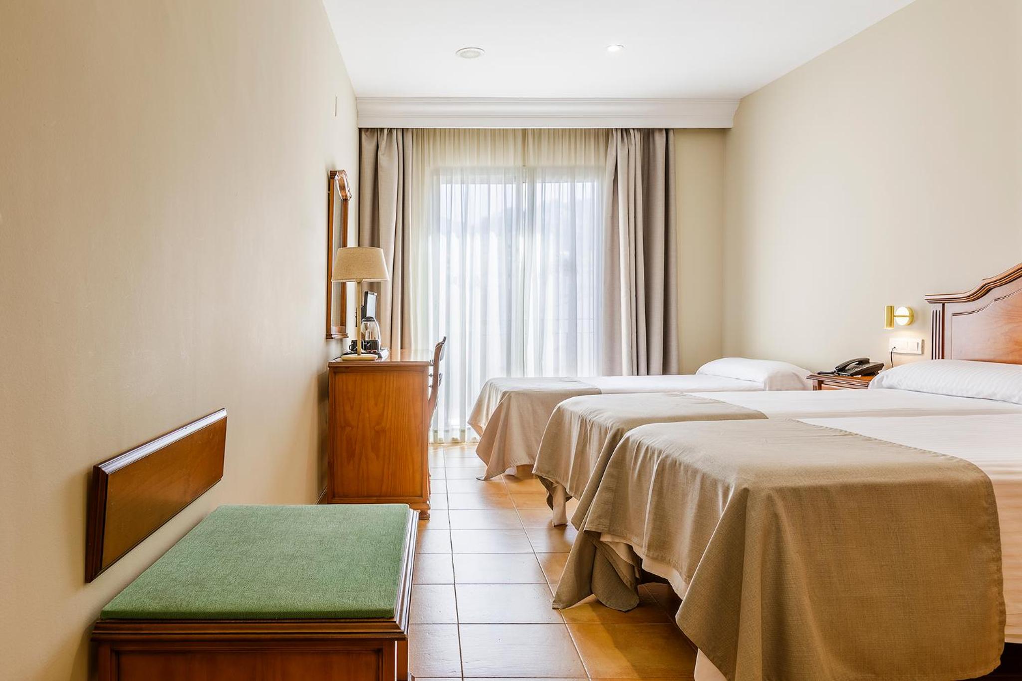 Triple Room (3 Adults) - Photo 1