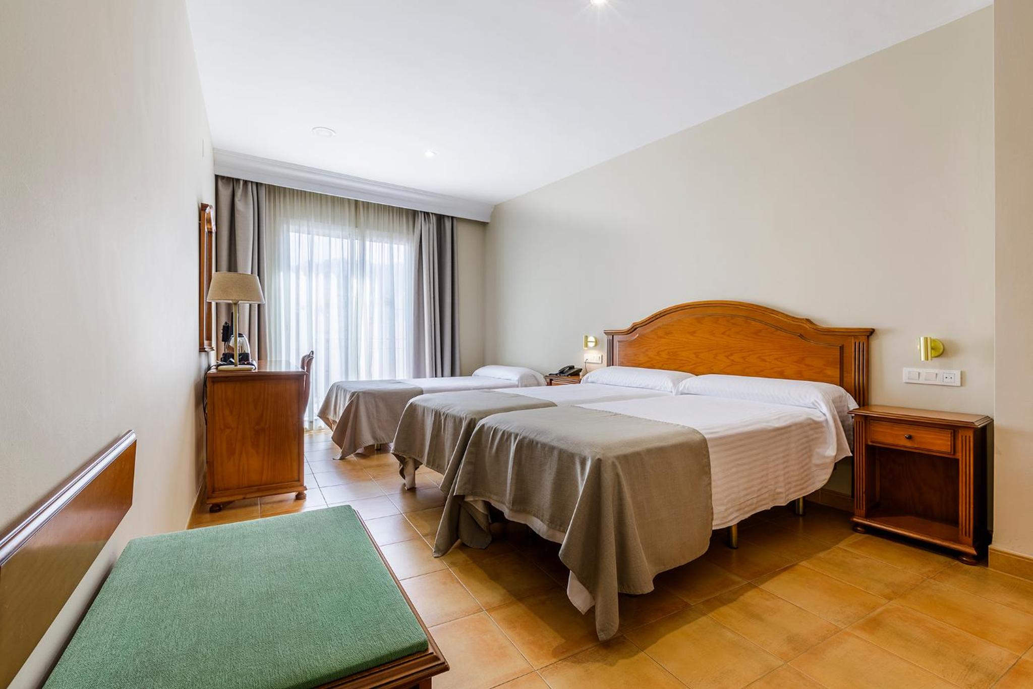 Triple Room (3 Adults) - Photo 3