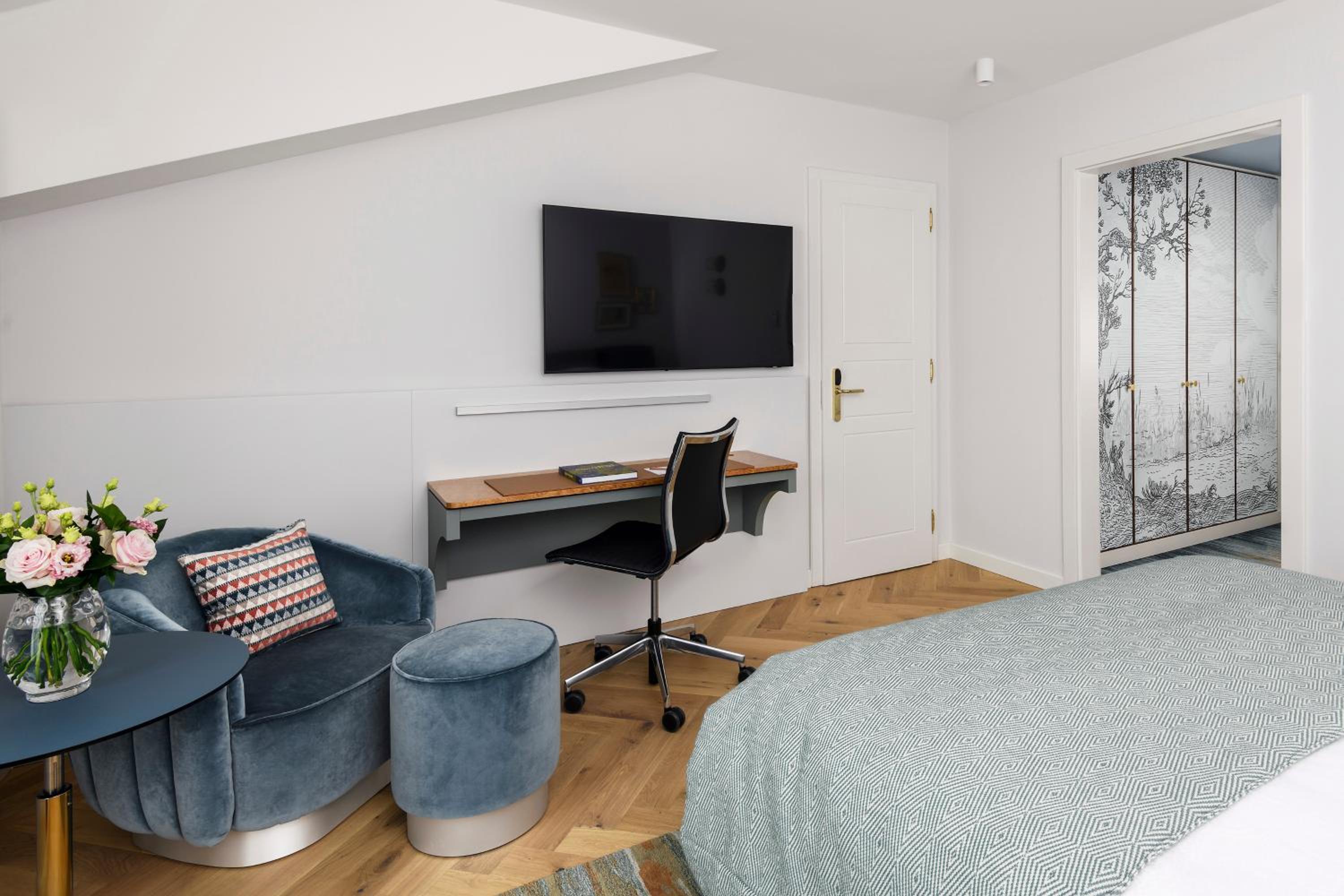 Executive Double Room with Lake View photo 2