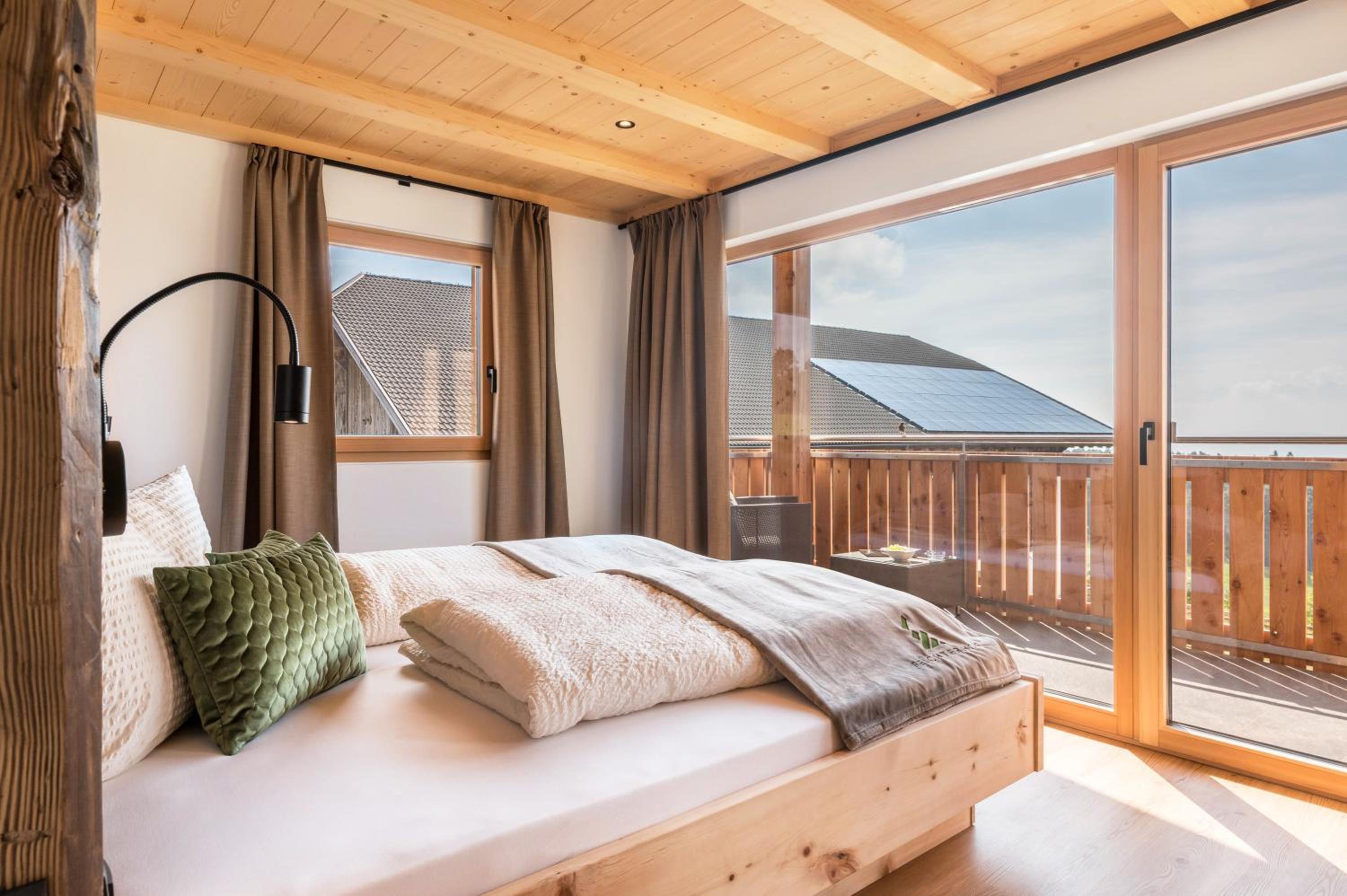 Superior One-Bedroom Apartment with Balcony