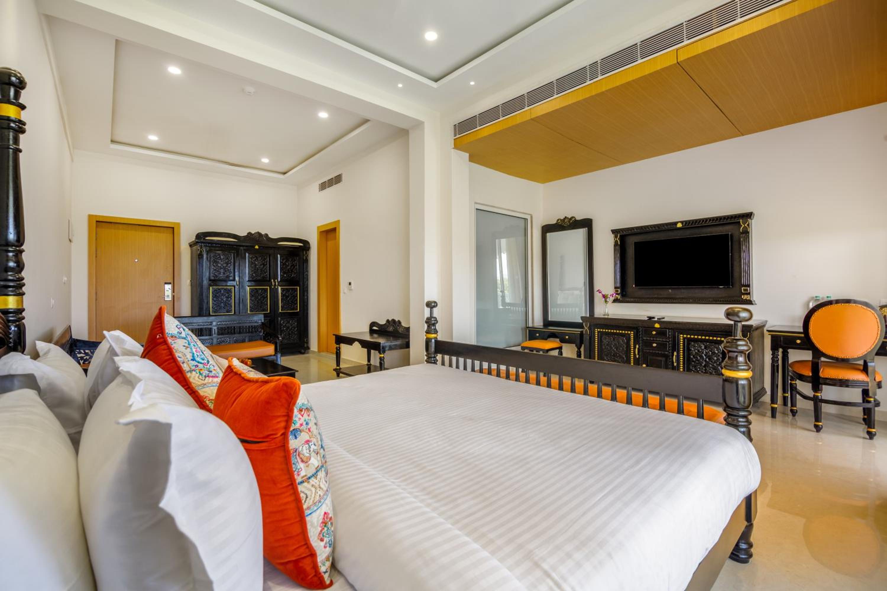 Privilege Suite - Photo 1