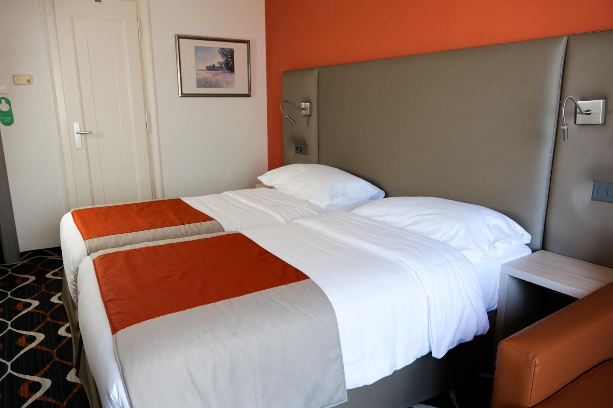 Standard Twin Room - Photo 5