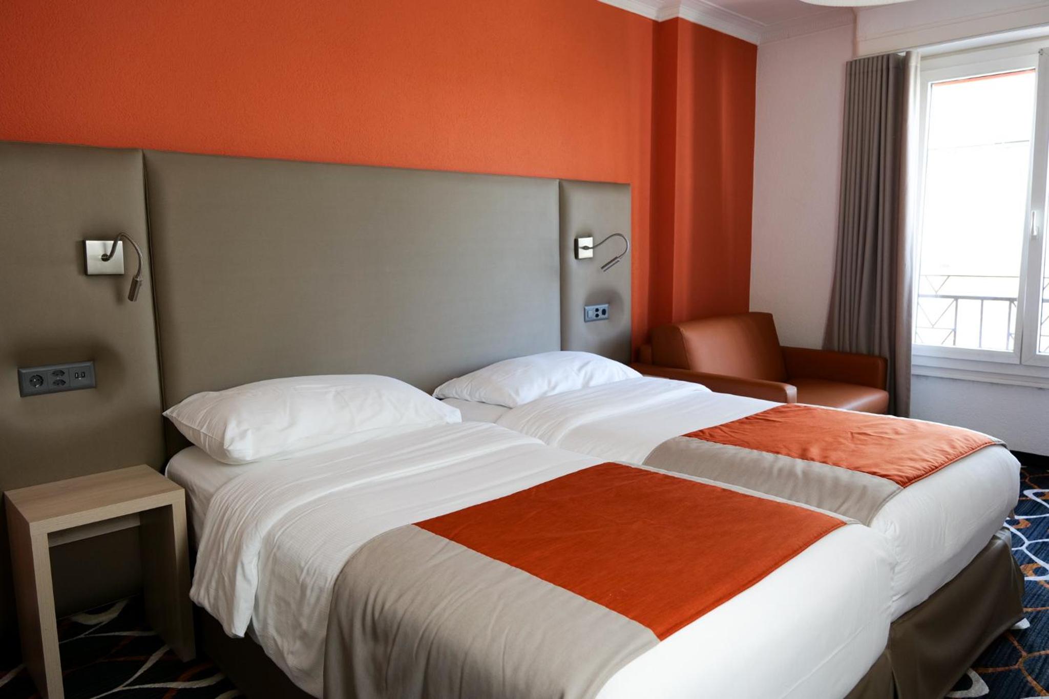 Standard Twin Room - Photo 4