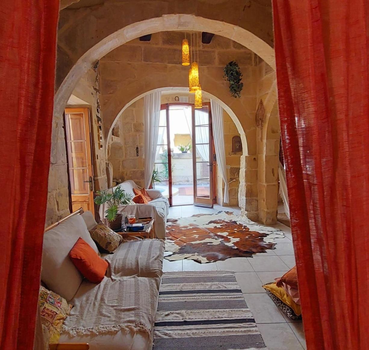 Double Room with Private Bathroom - Photo 55