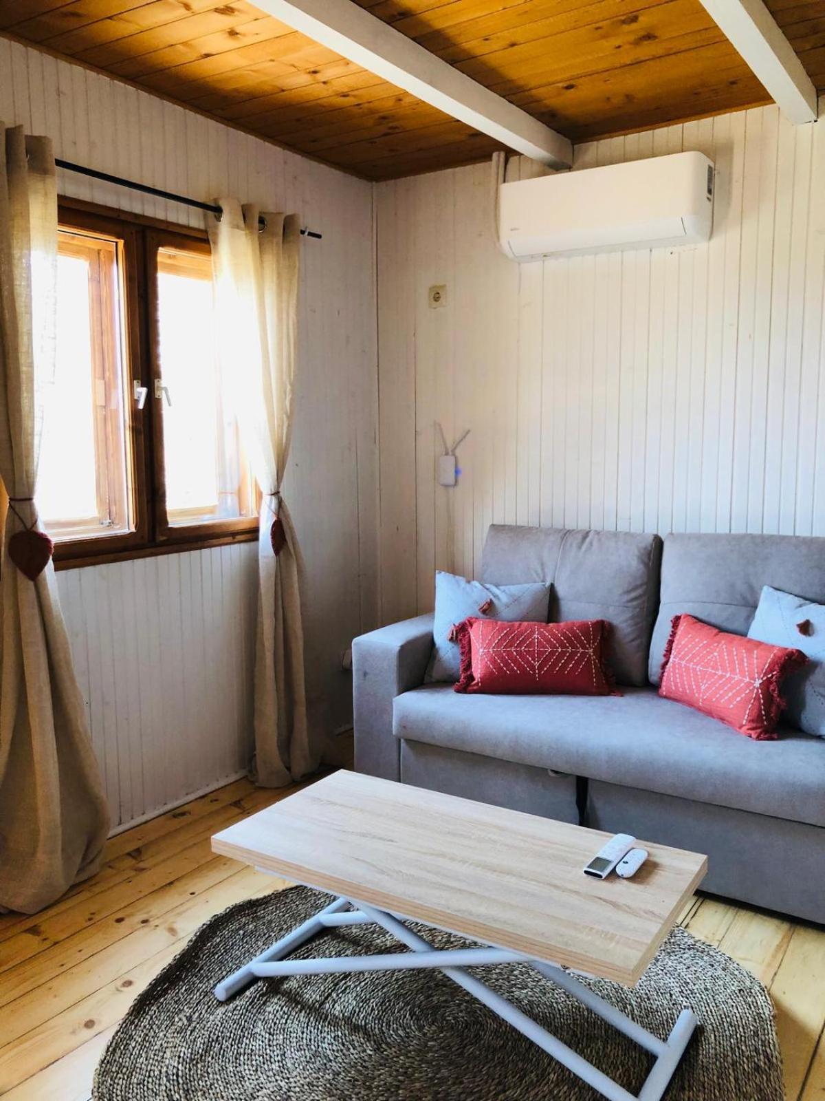One-Bedroom House photo 3