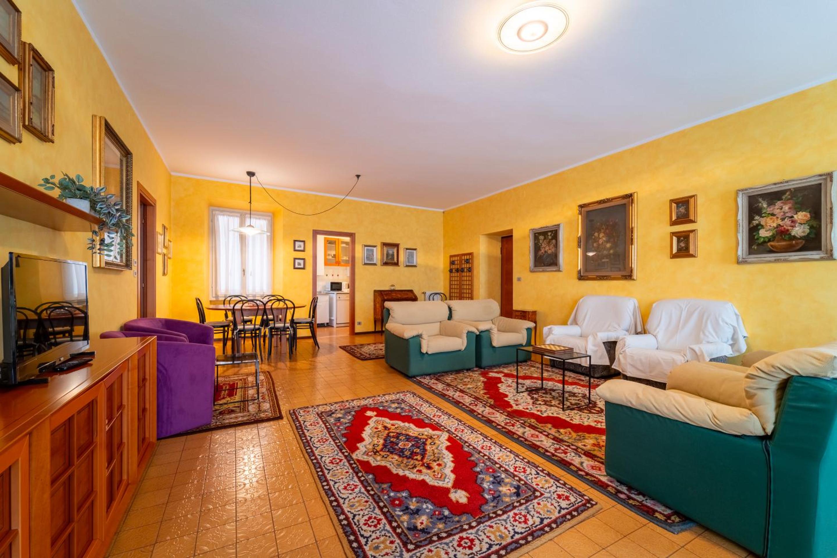 Apartment photo 2