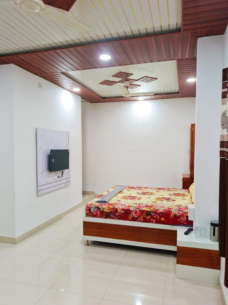 Large Double Room photo 1