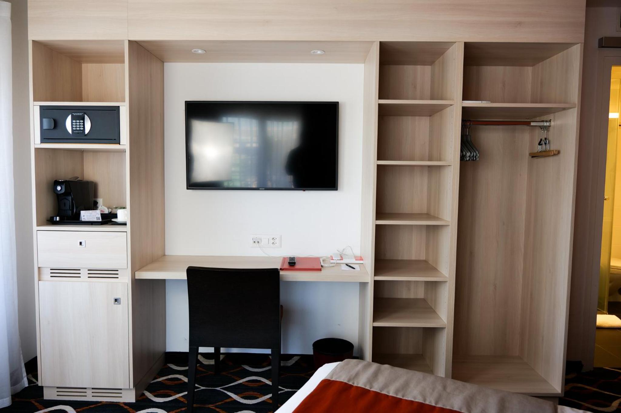 Standard Twin Room - Photo 2