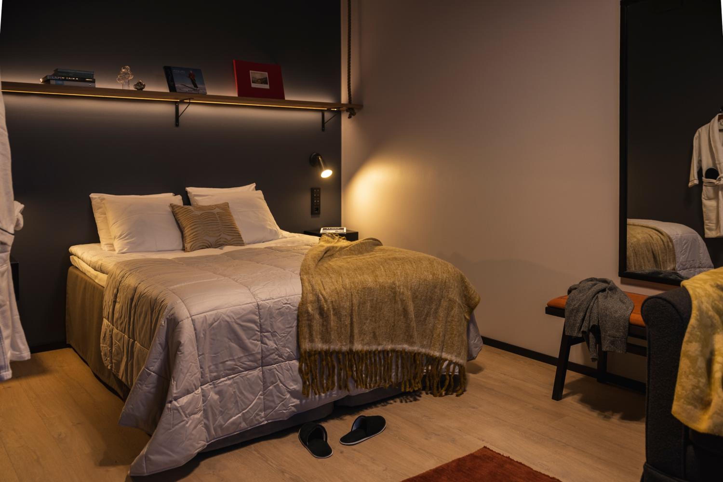 Double or Twin Room with Mountain View - Photo 11