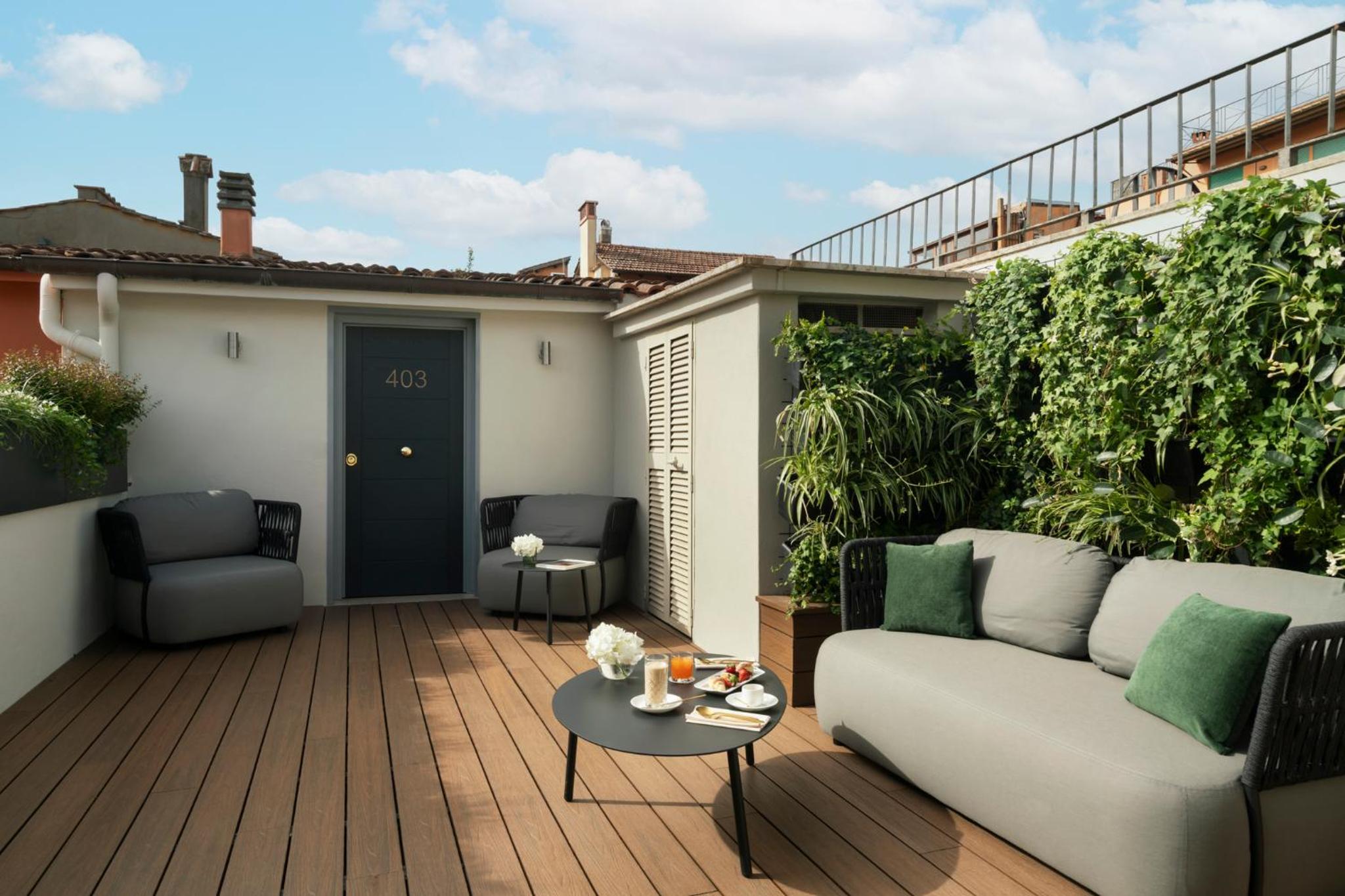 Deluxe Double Room with Terrace photo 2
