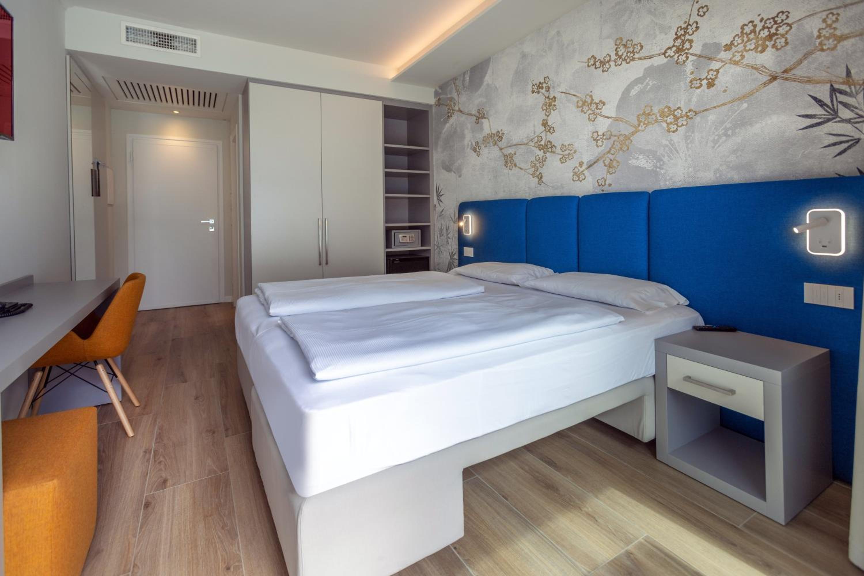 Double Room with Lake View in Villa Silvia photo 2