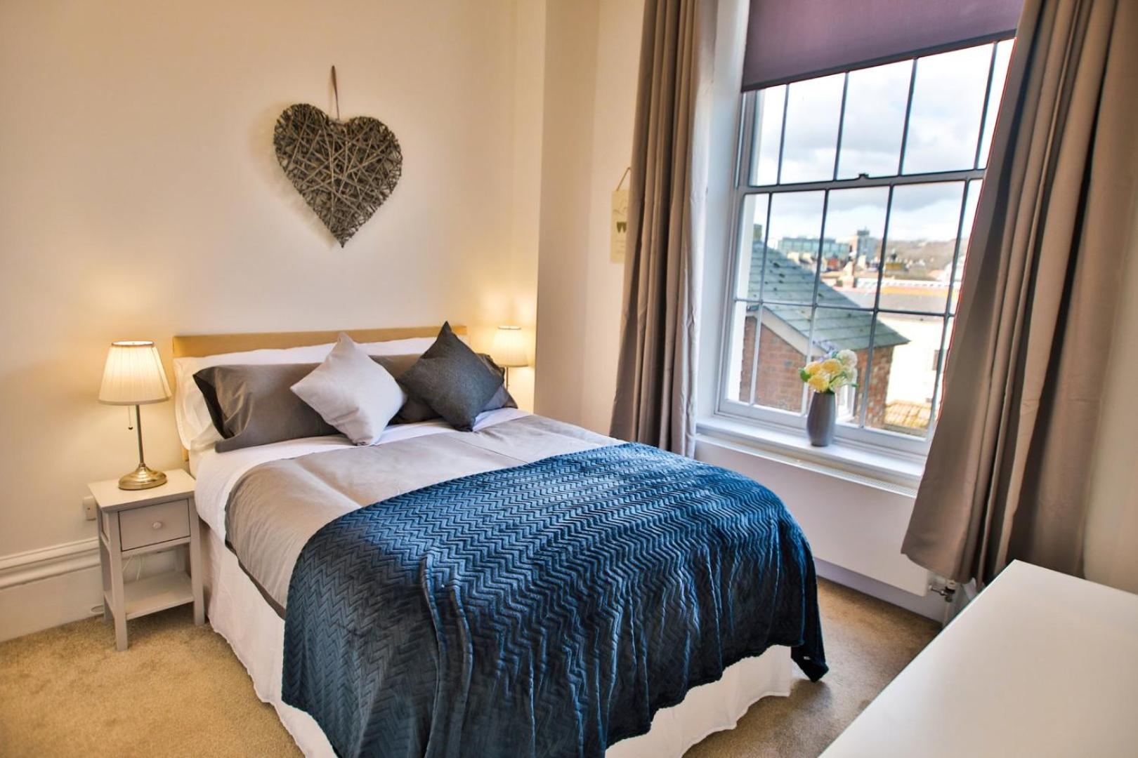 One-Bedroom Apartment - Photo 14
