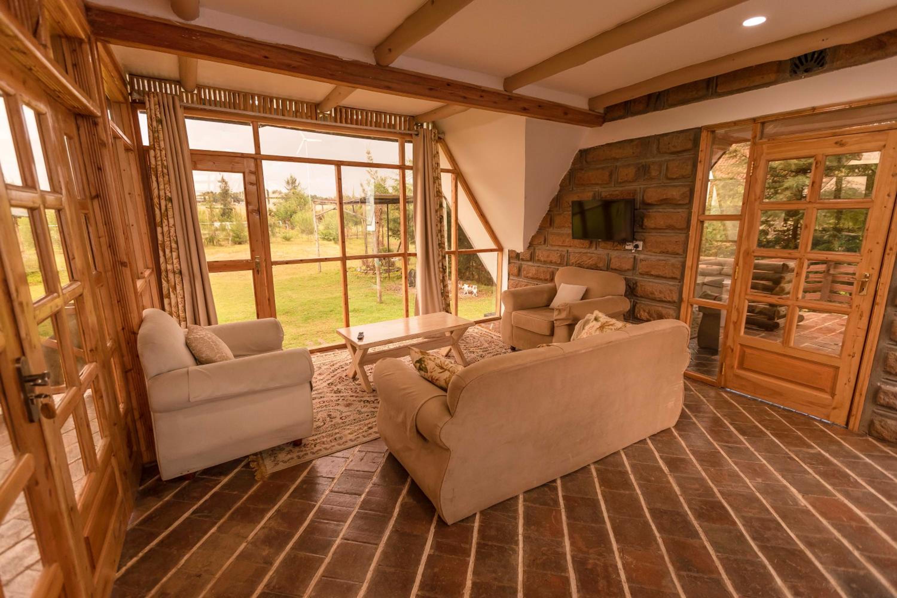 Three-Bedroom Villa photo 1