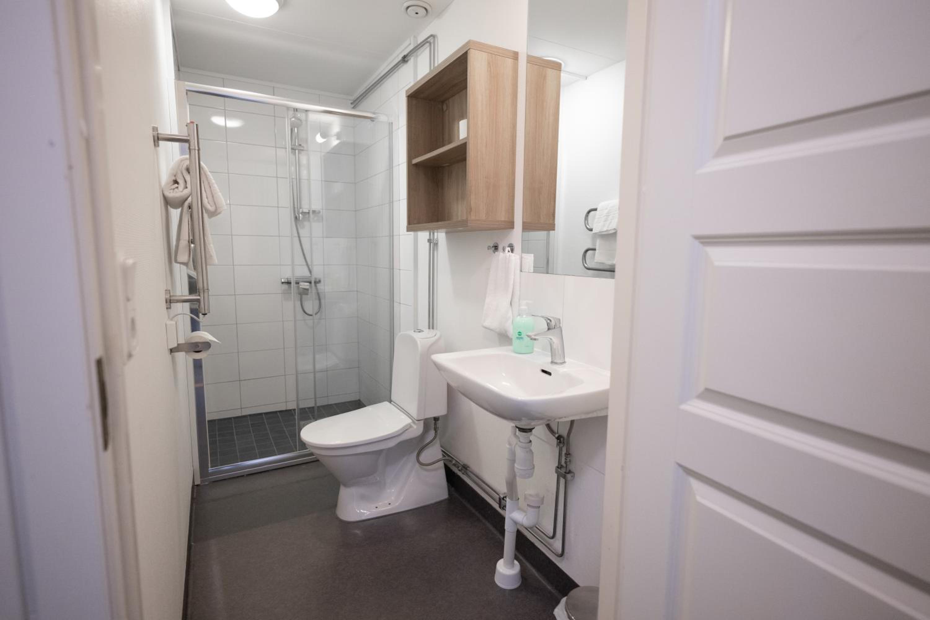 Single Room with Shared Bathroom photo 3