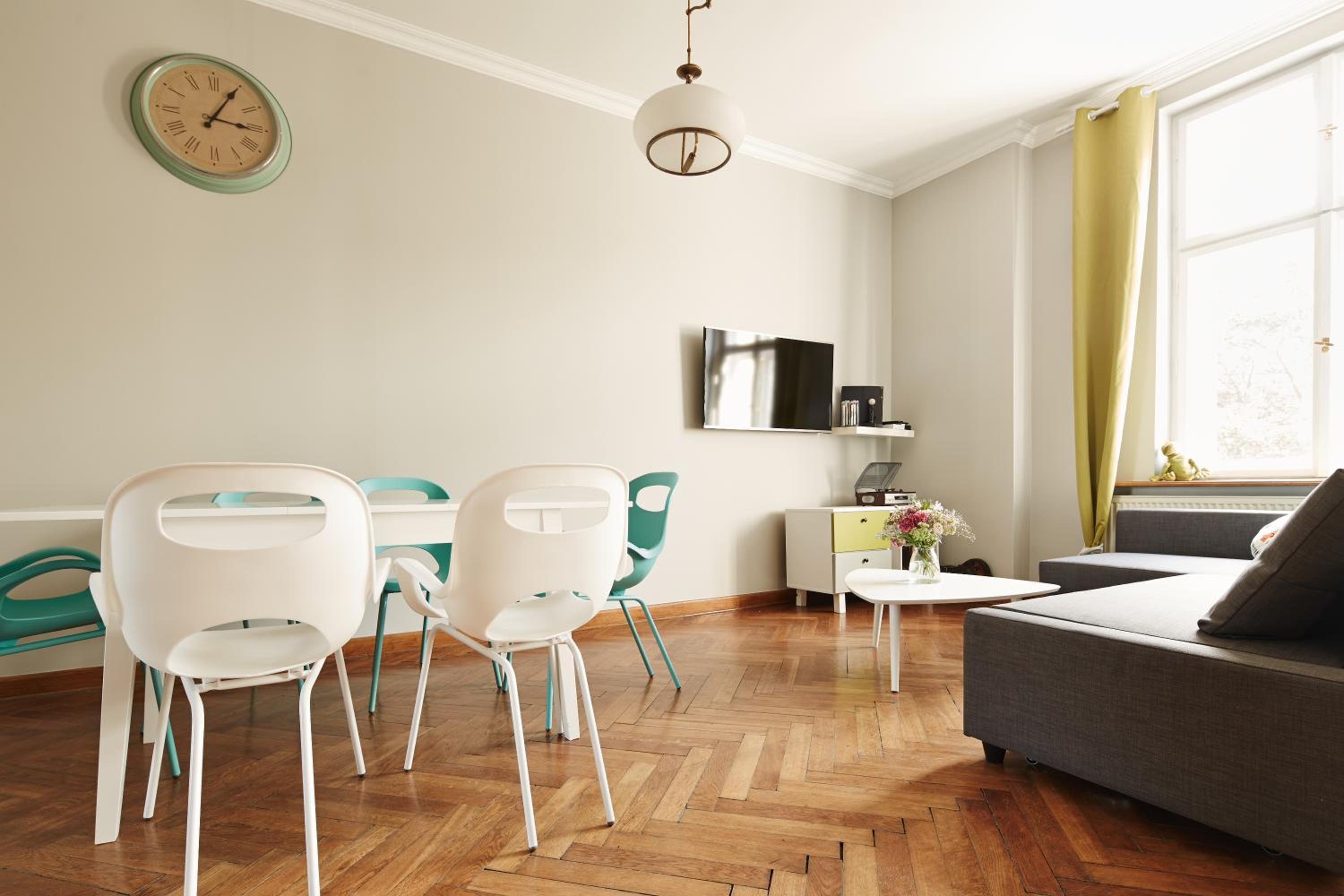 Two-Bedroom Apartment - Photo 4