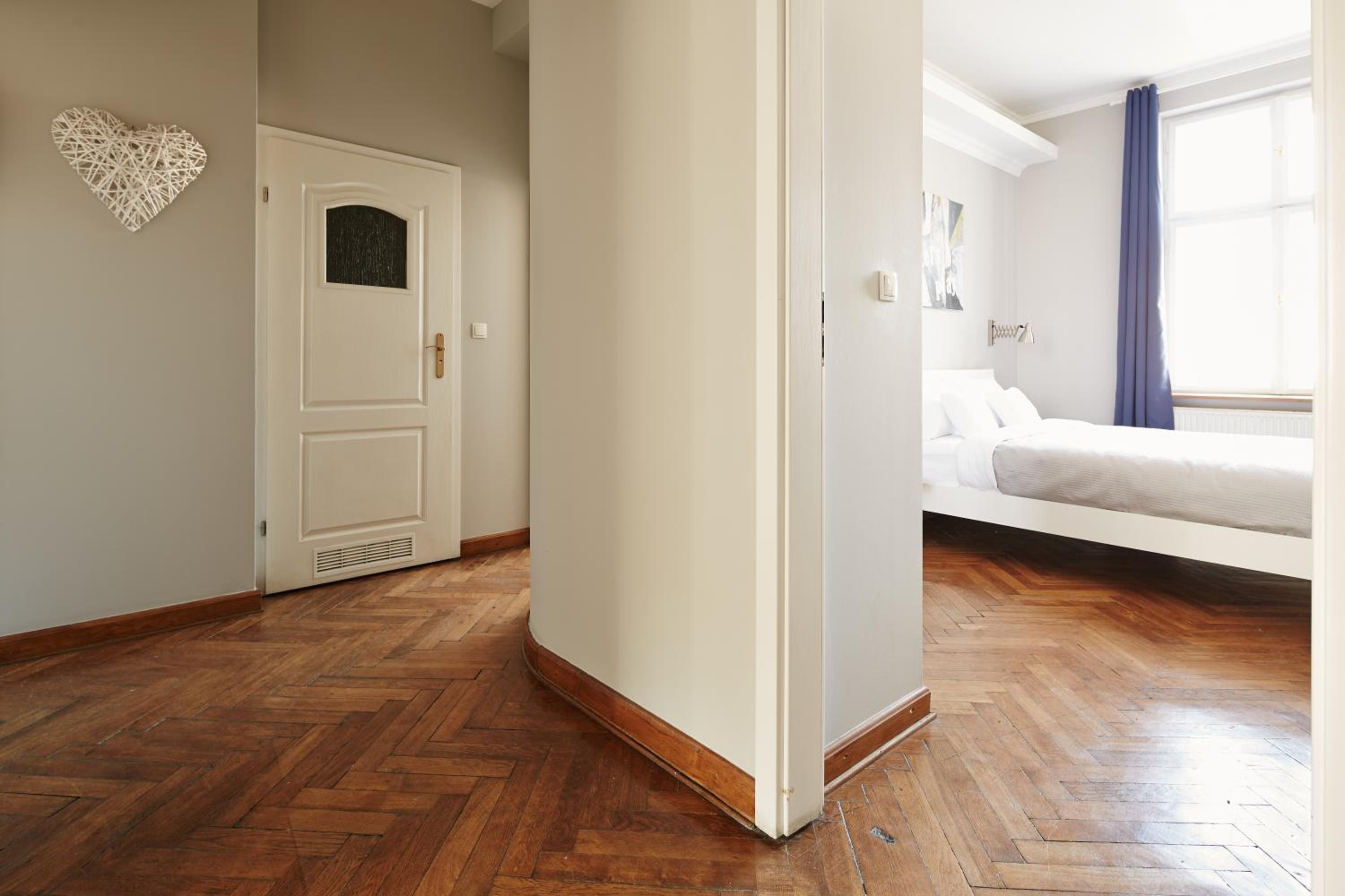 Two-Bedroom Apartment - Photo 5