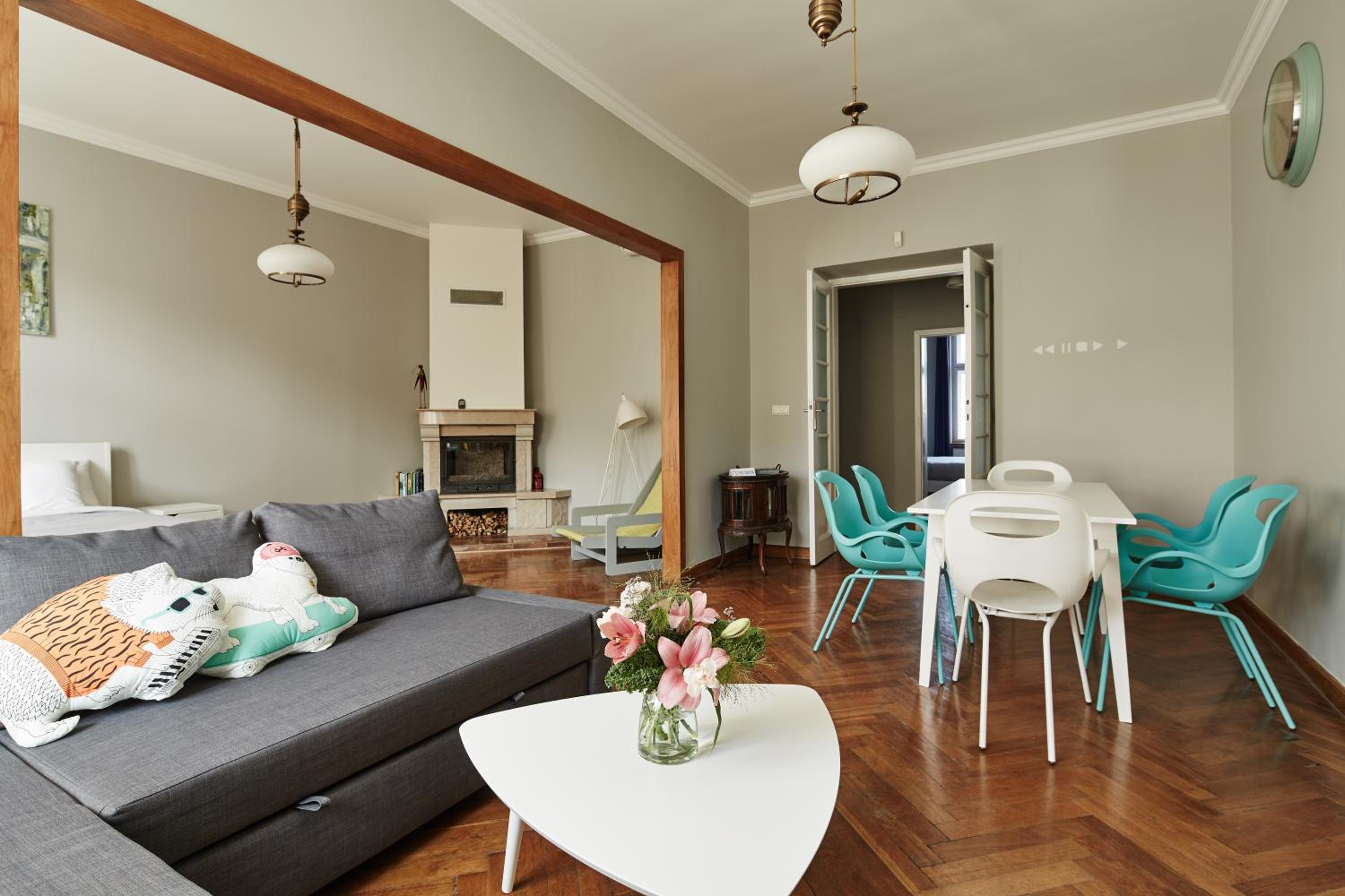 Two-Bedroom Apartment - Photo 16