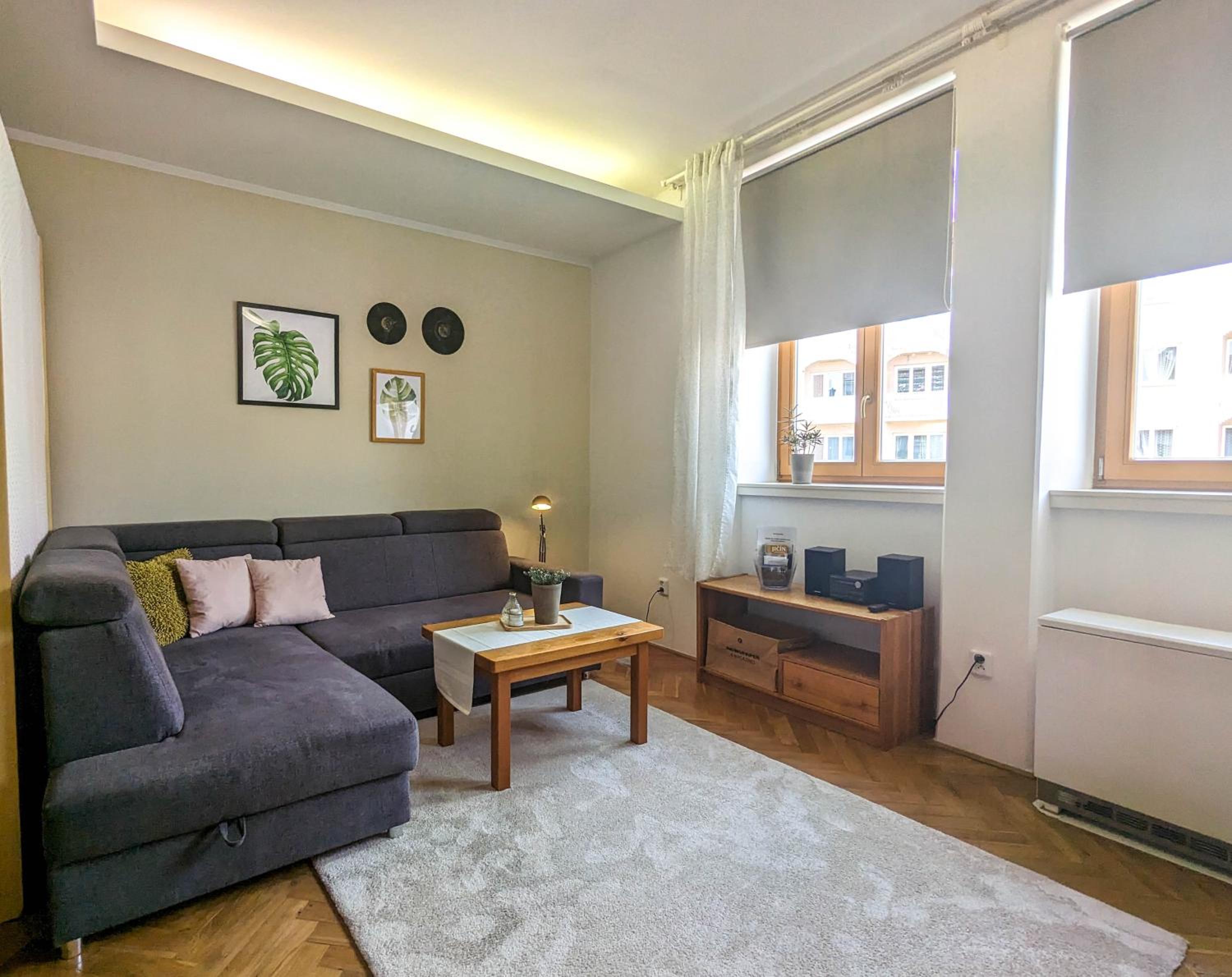 One-Bedroom Apartment photo 1