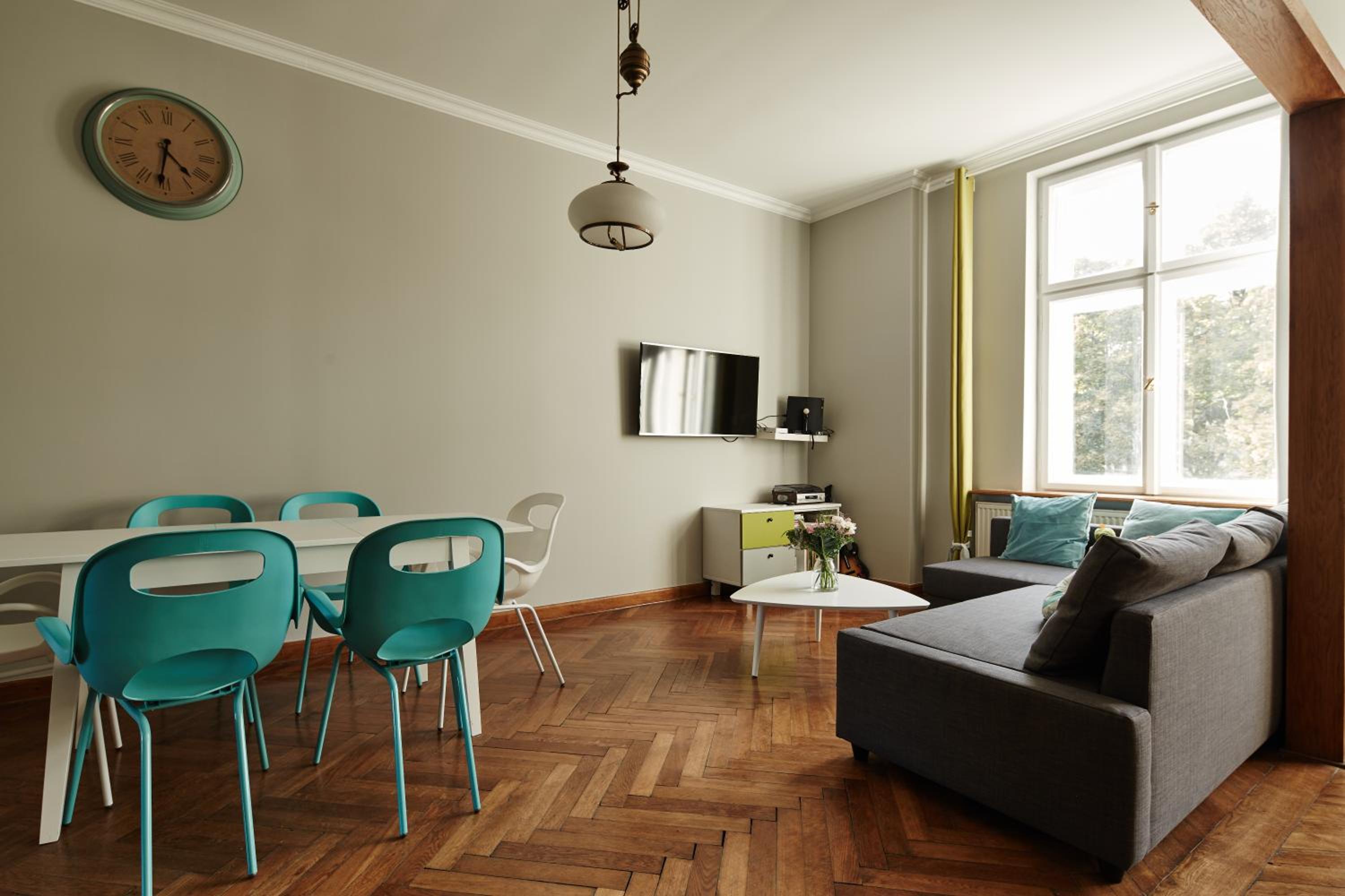 Two-Bedroom Apartment - Photo 11