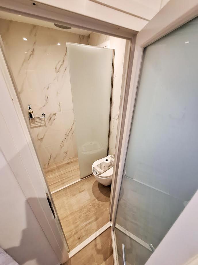 Deluxe Double Room with Balcony photo 3