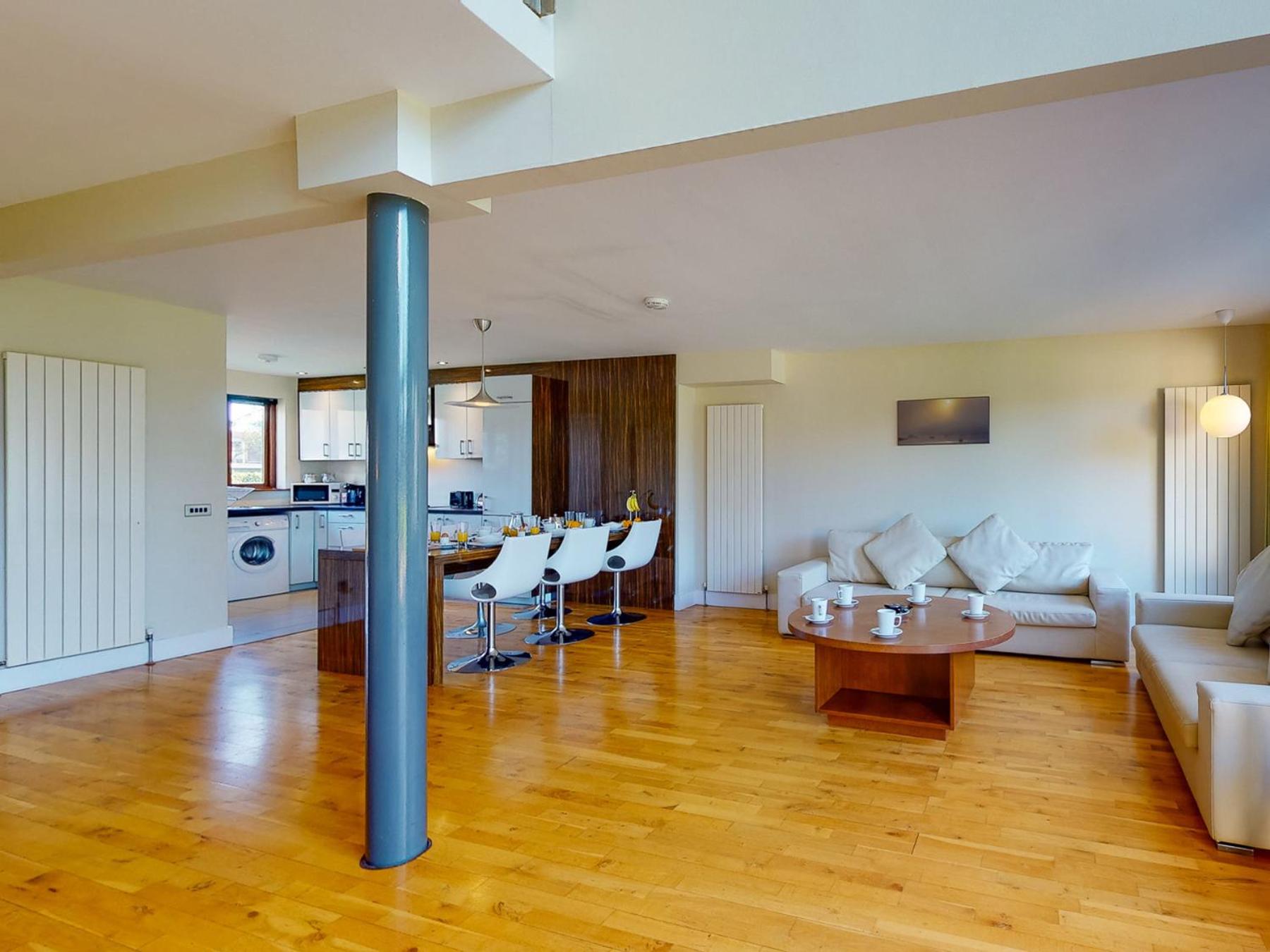 Two-Bedroom House photo 2