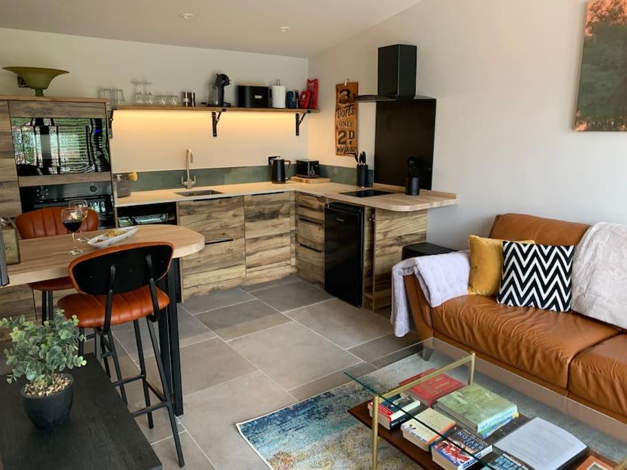 One-Bedroom House photo 2