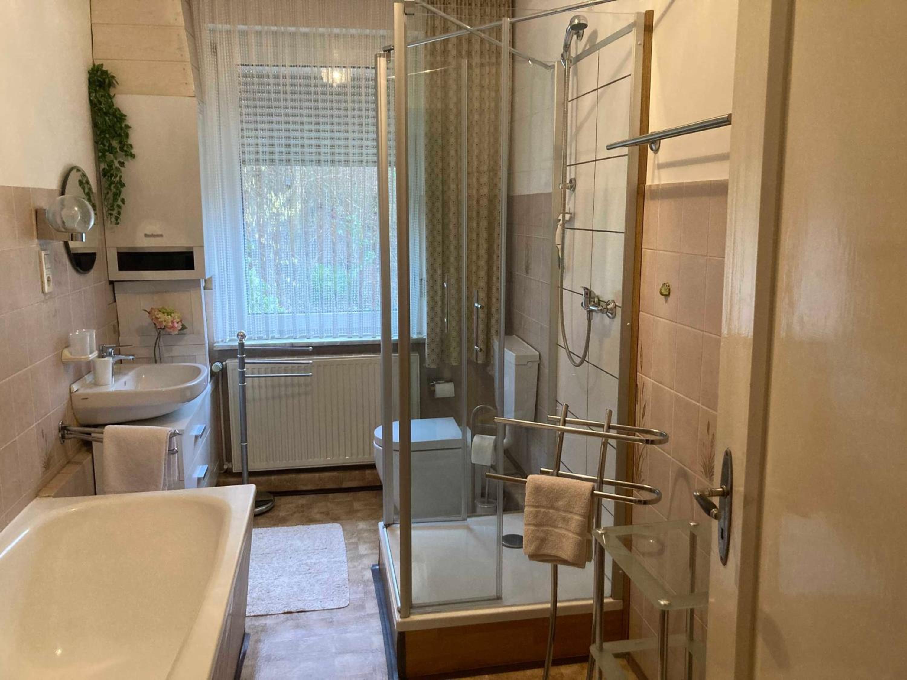Apartment With Shower photo 2