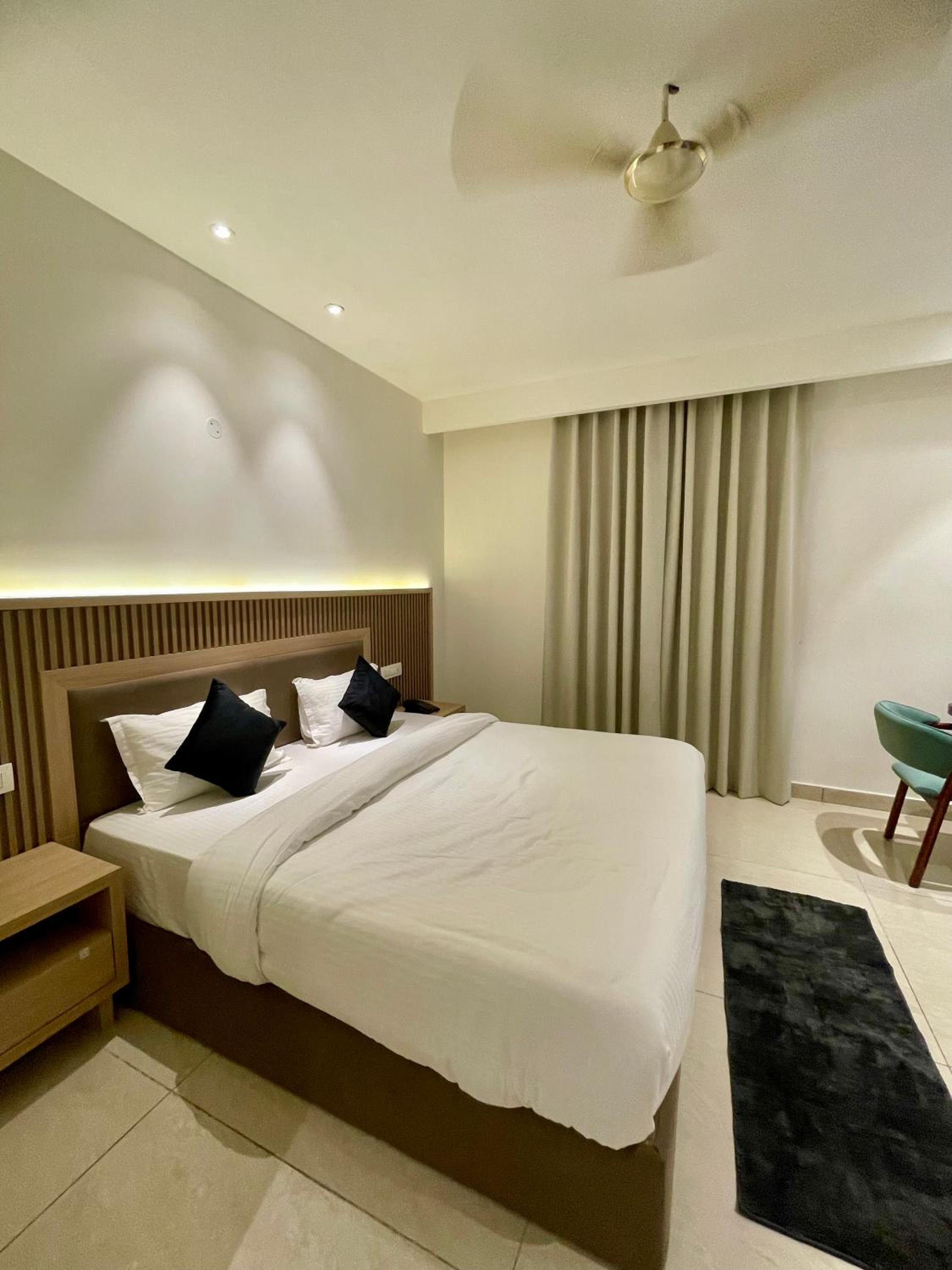 Double Room - Photo 6