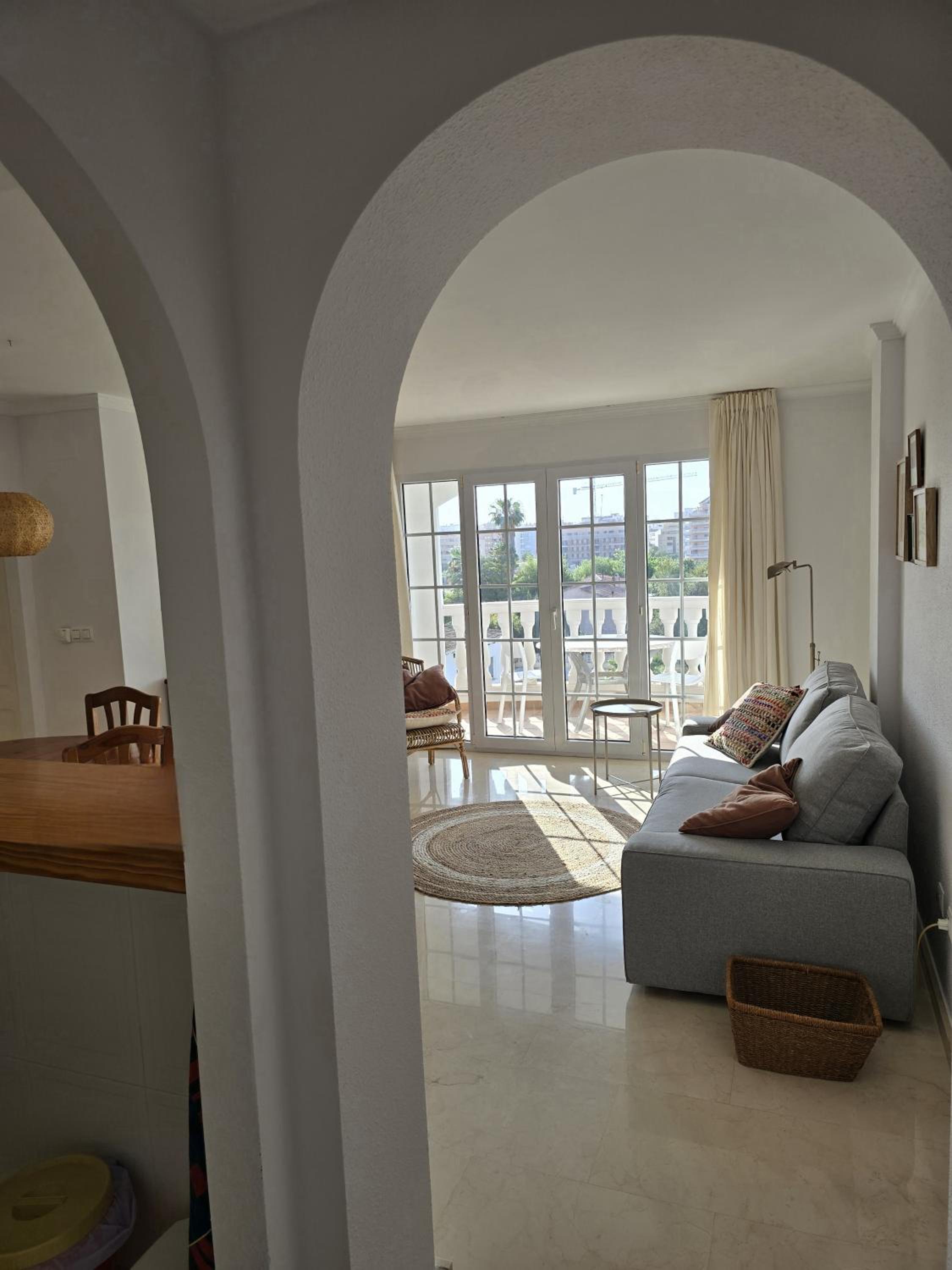 One-Bedroom Apartment photo 3