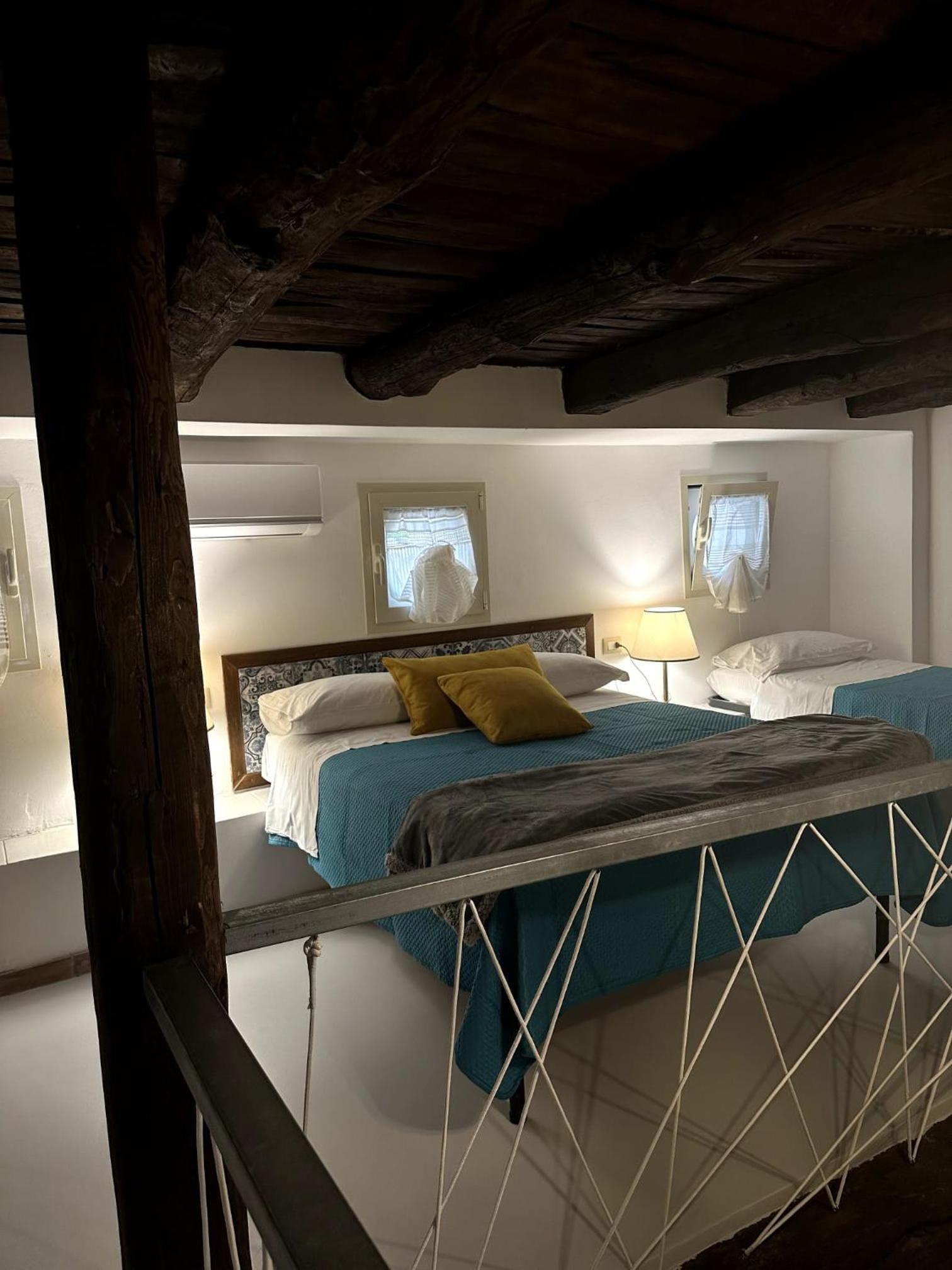 Deluxe Triple Room photo 1