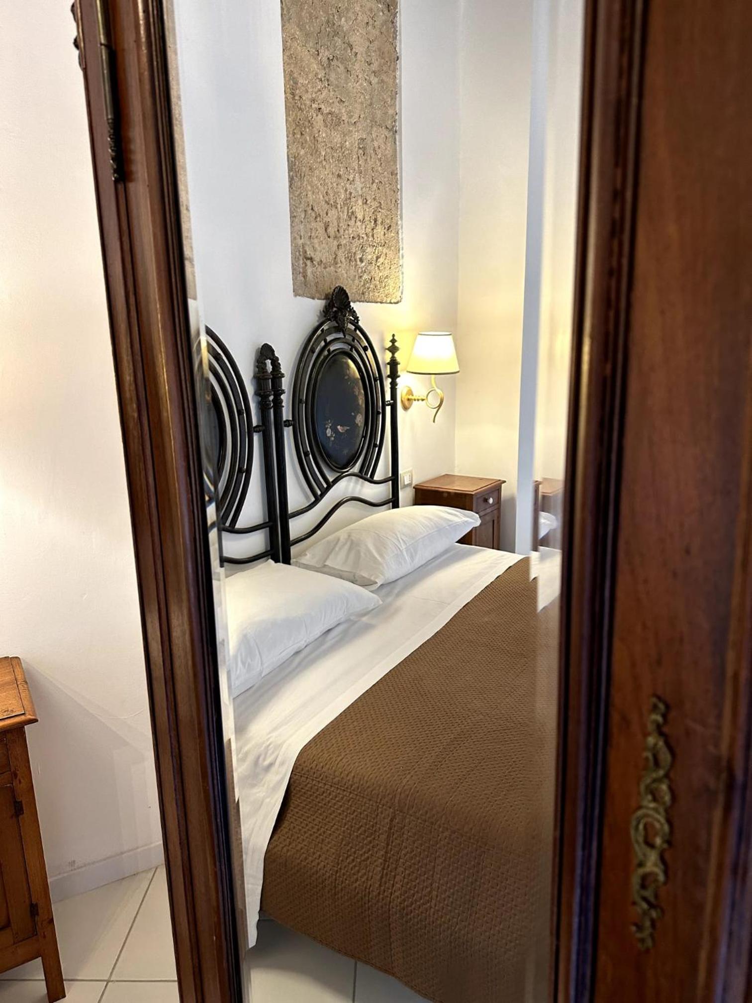 Large Double Room photo 3