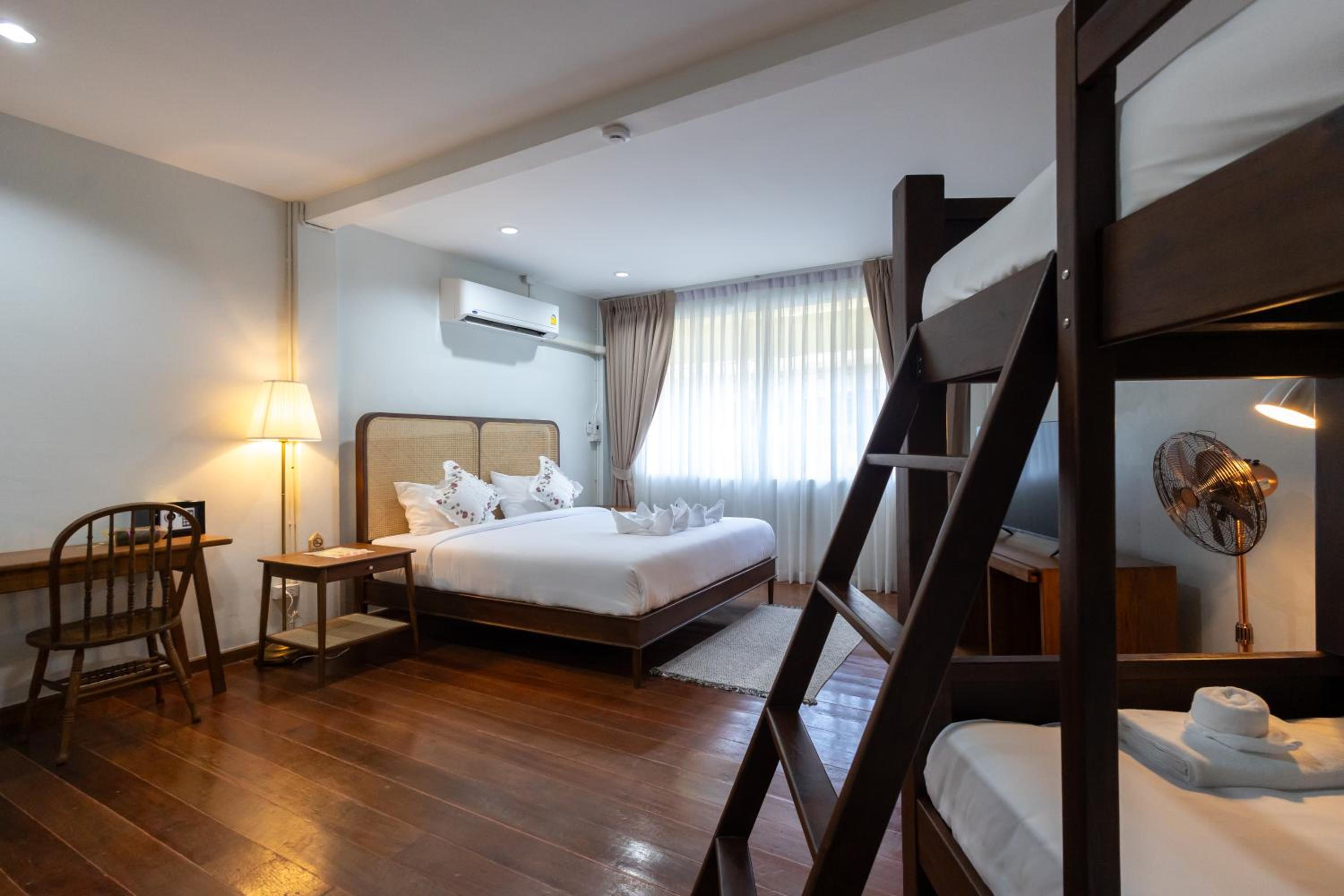 Premium Quadruple Room