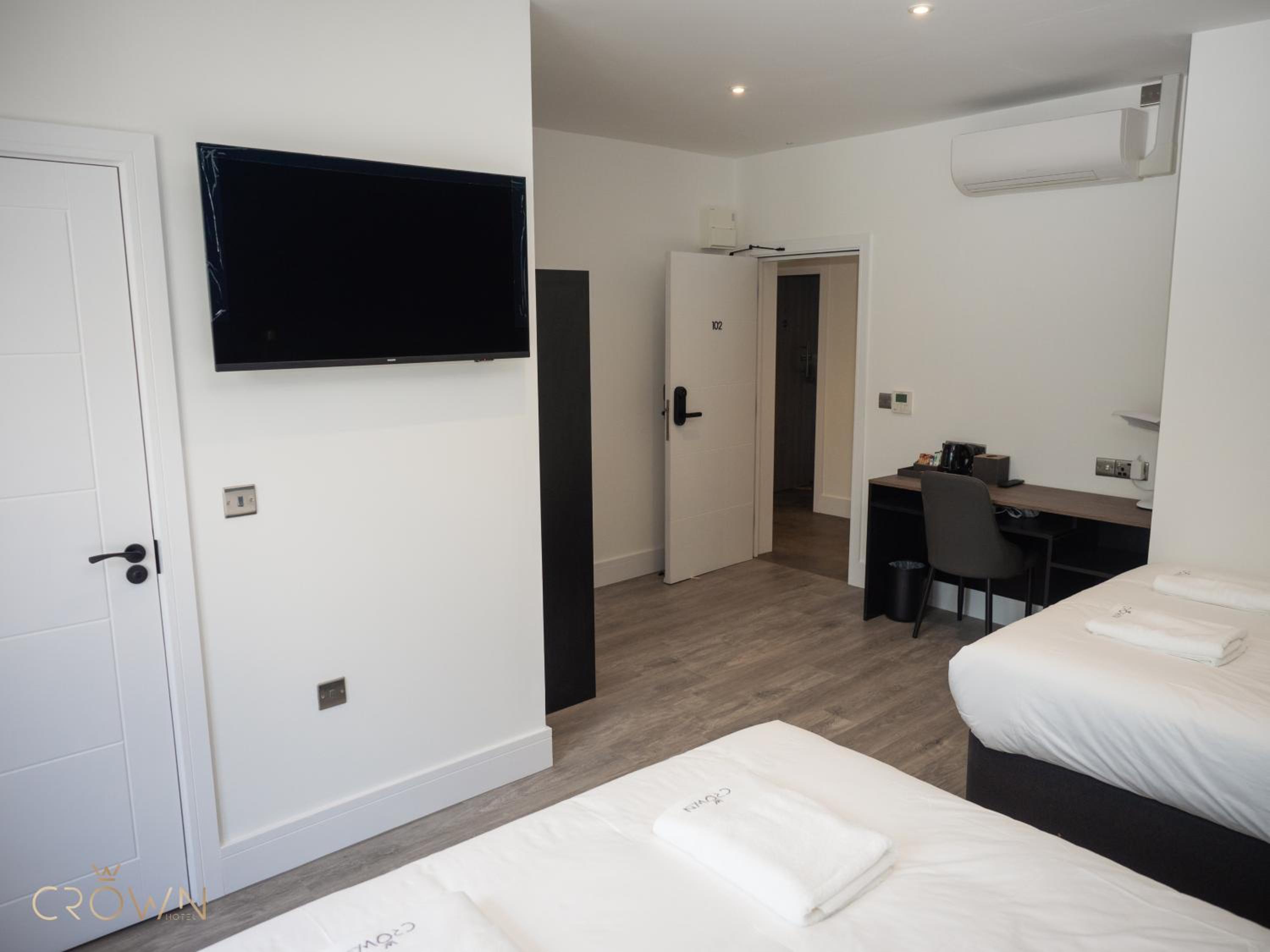 Deluxe Family Room - Photo 5
