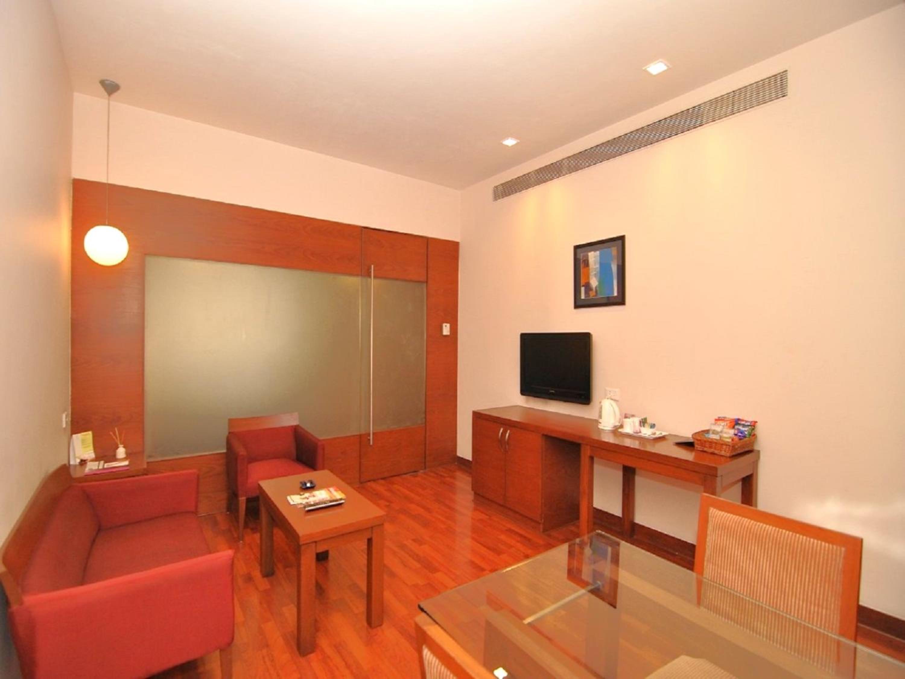 King Suite - Photo 4
