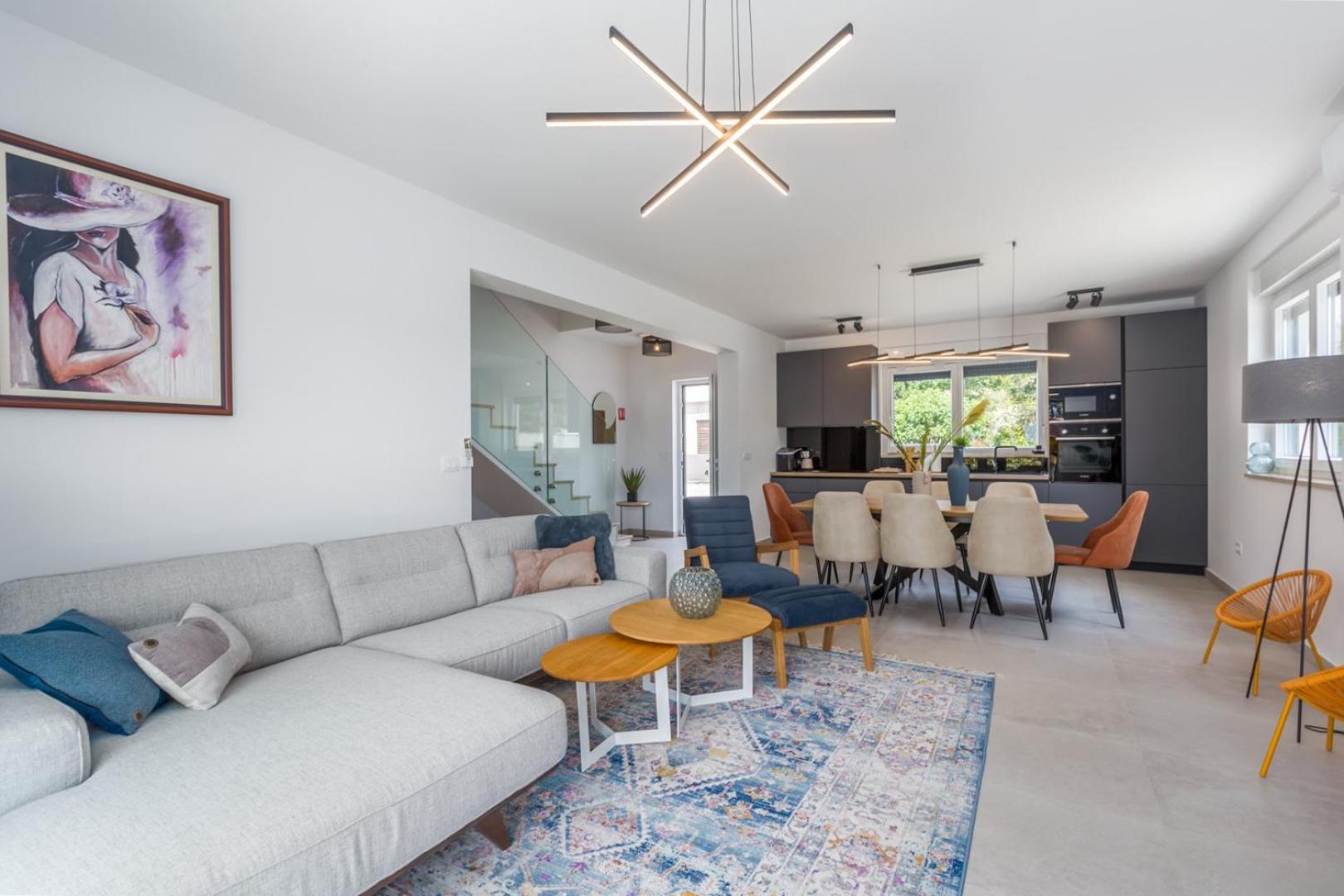 Villa photo 3