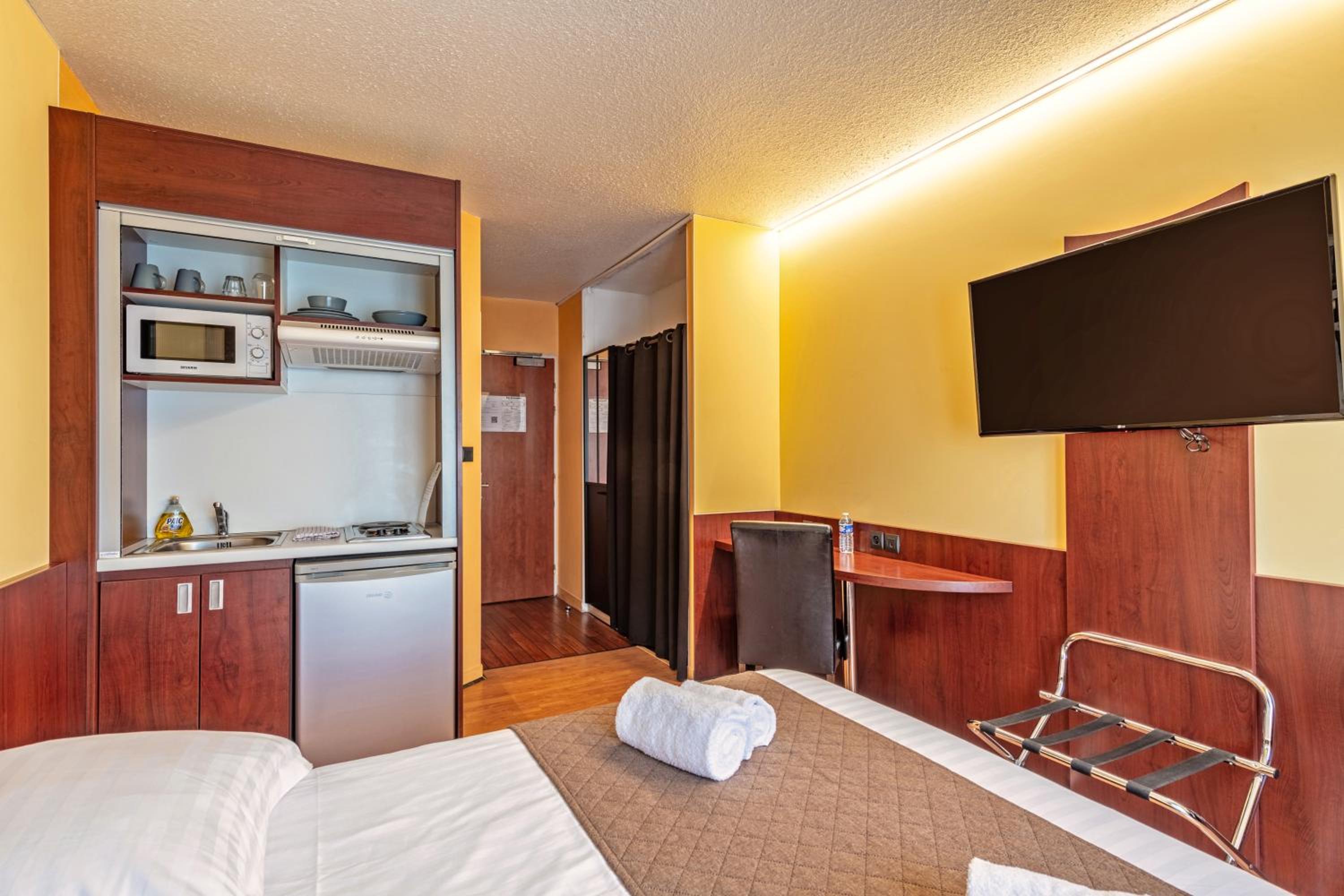 Double Room with Kitchenette - Photo 1