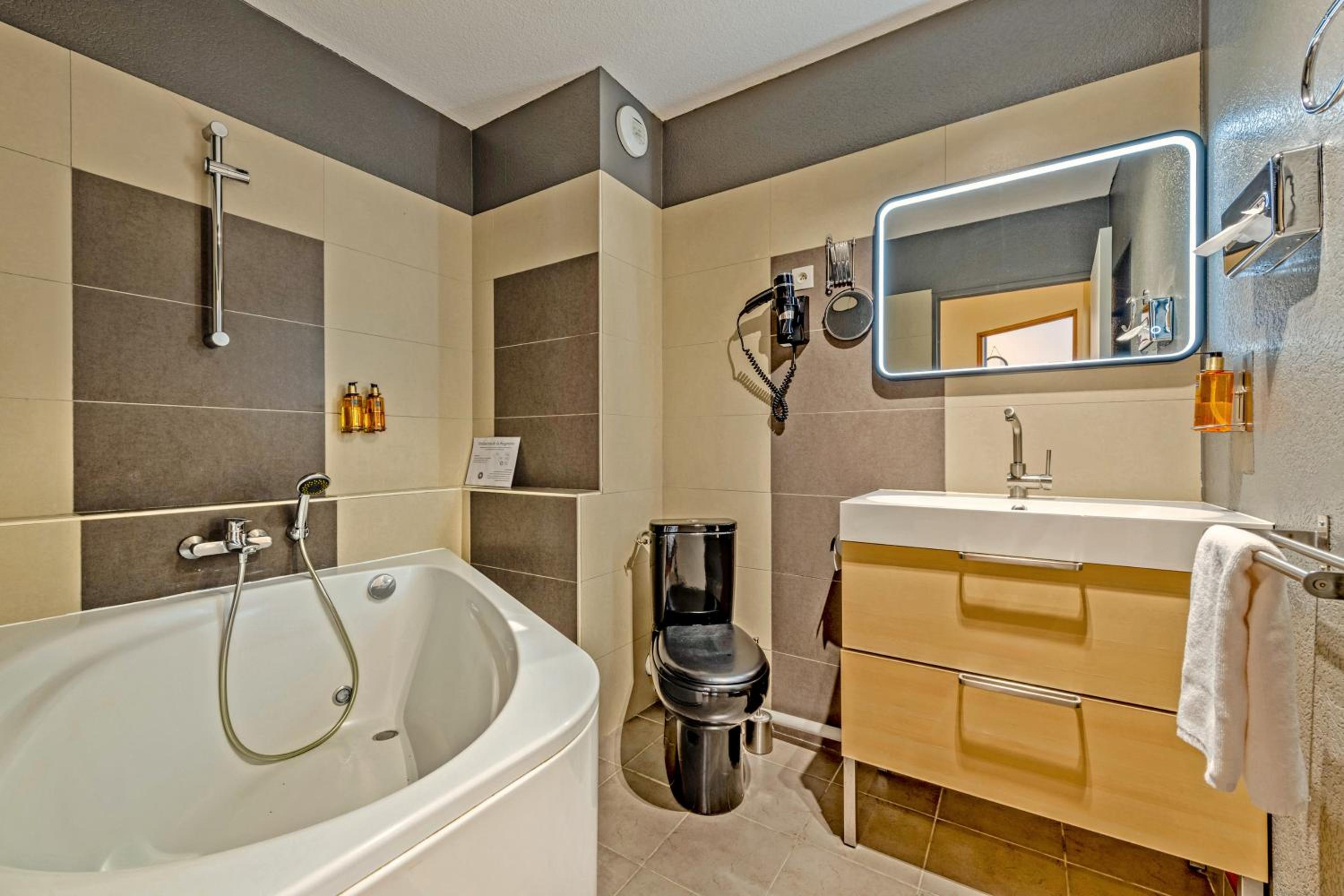 Suite with Kitchen - Photo 3