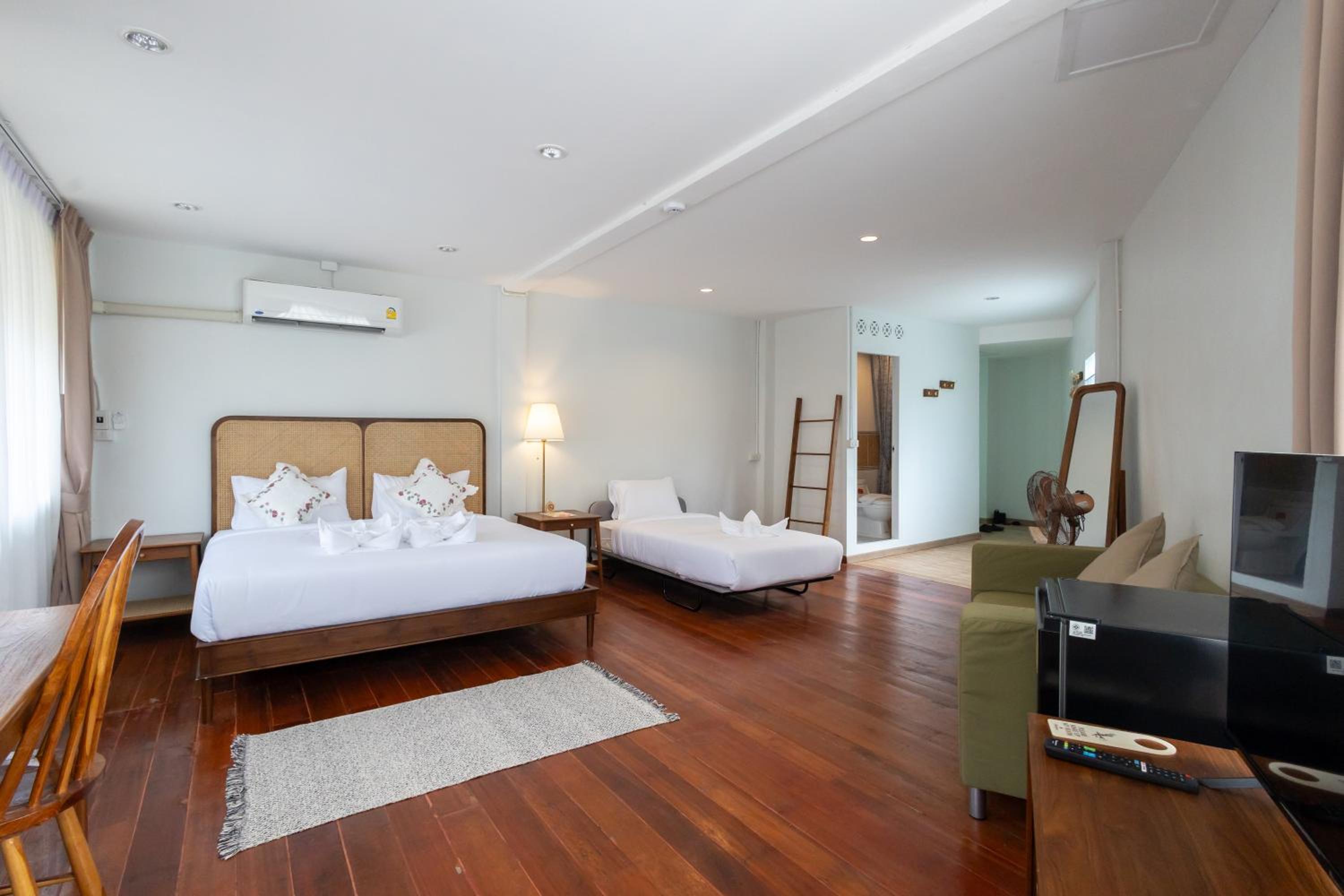 Premier Triple Room photo 2
